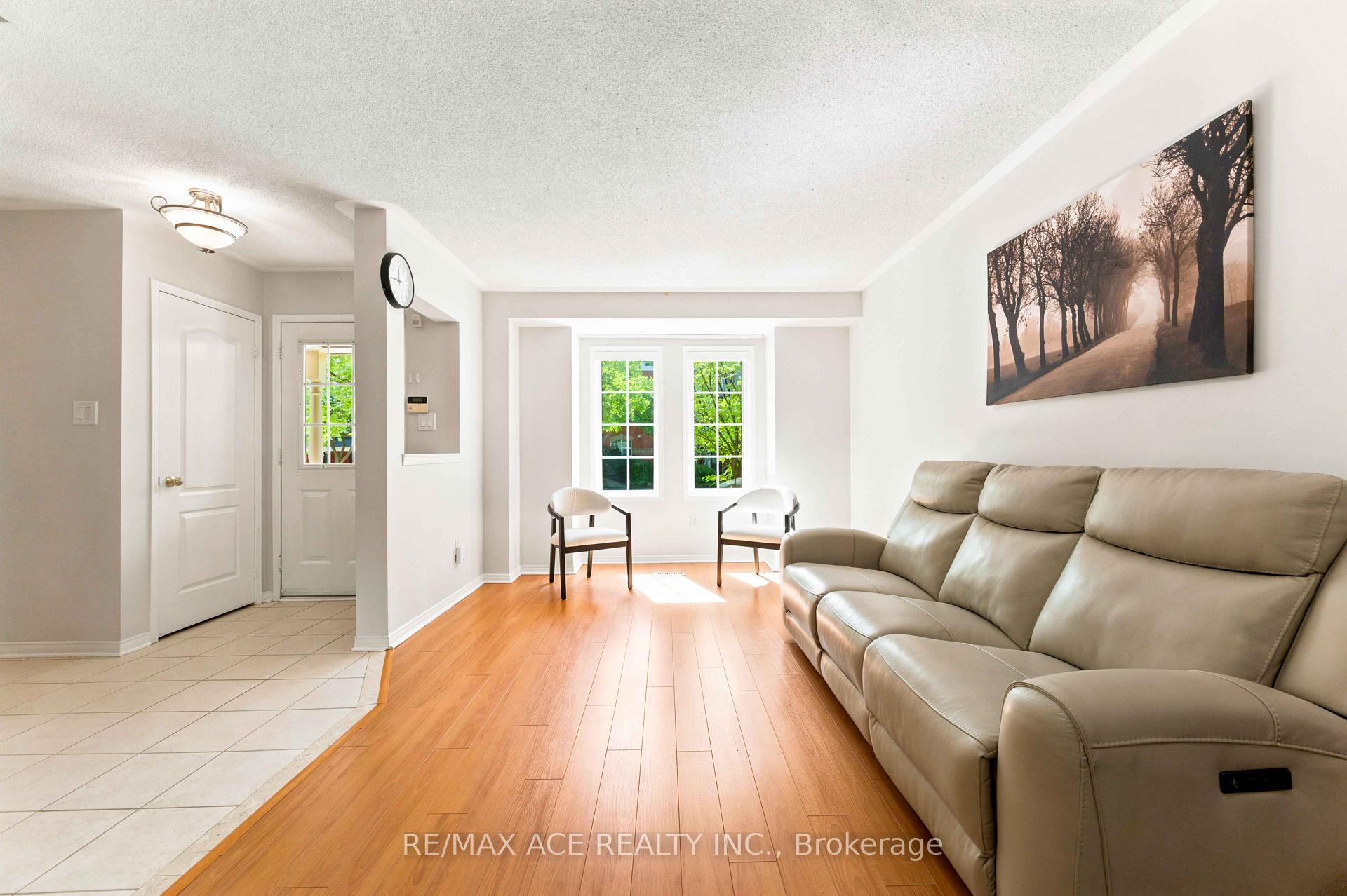 Photo 4 of 16 White's Hill Avenue, Markham, Cornell — HOMEH