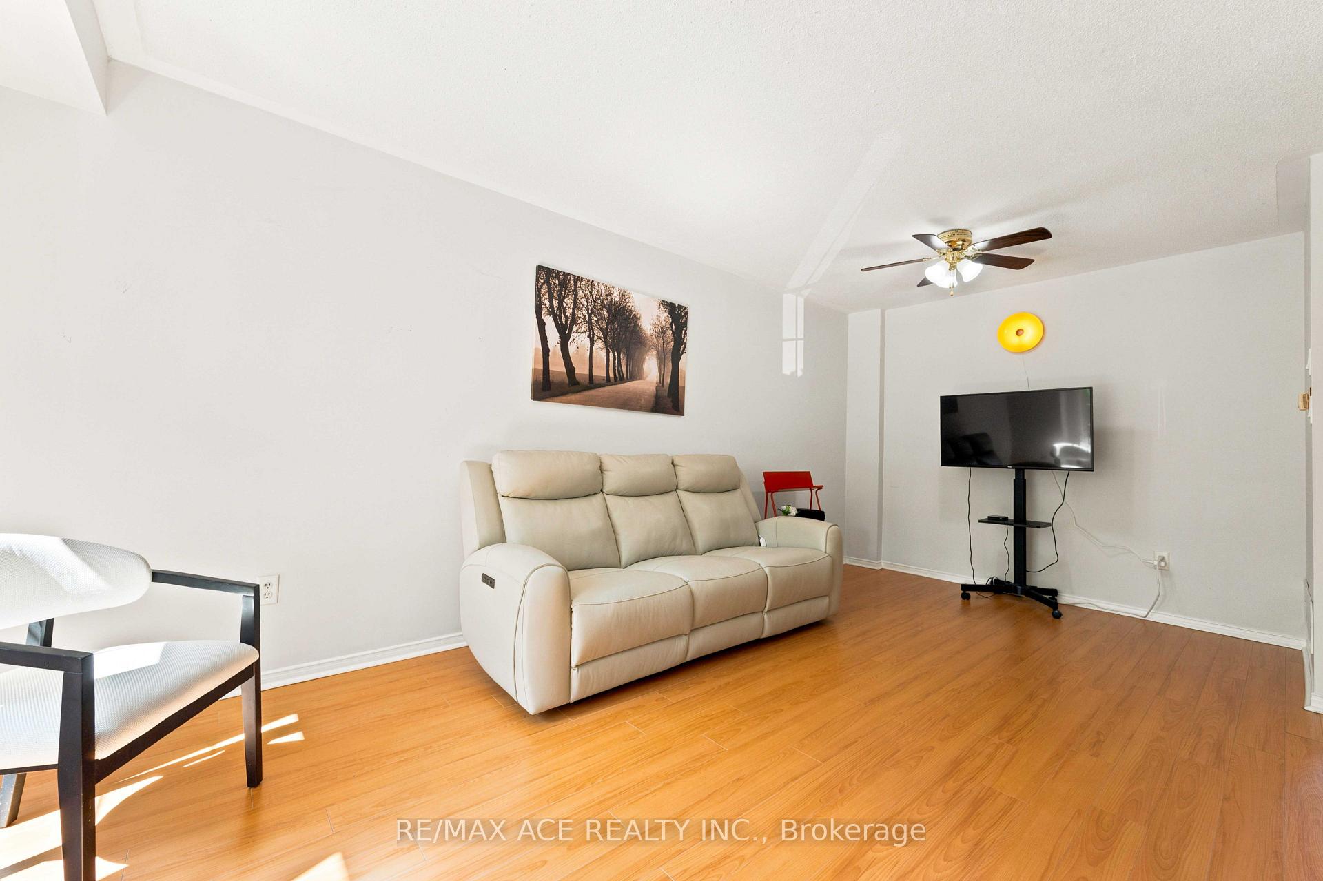 Photo 6 of 16 White's Hill Avenue, Markham, Cornell — HOMEH
