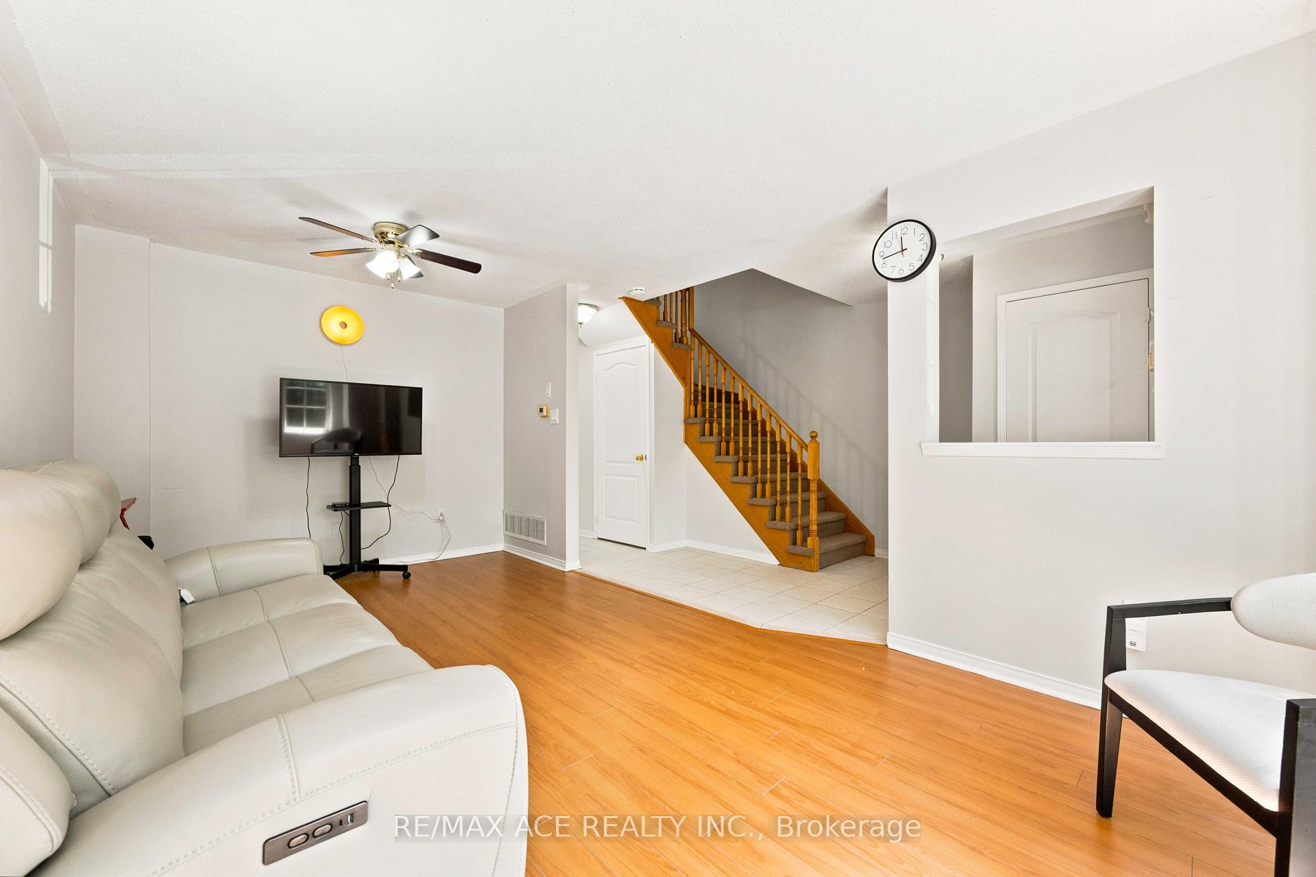 Photo 7 of 16 White's Hill Avenue, Markham, Cornell — HOMEH