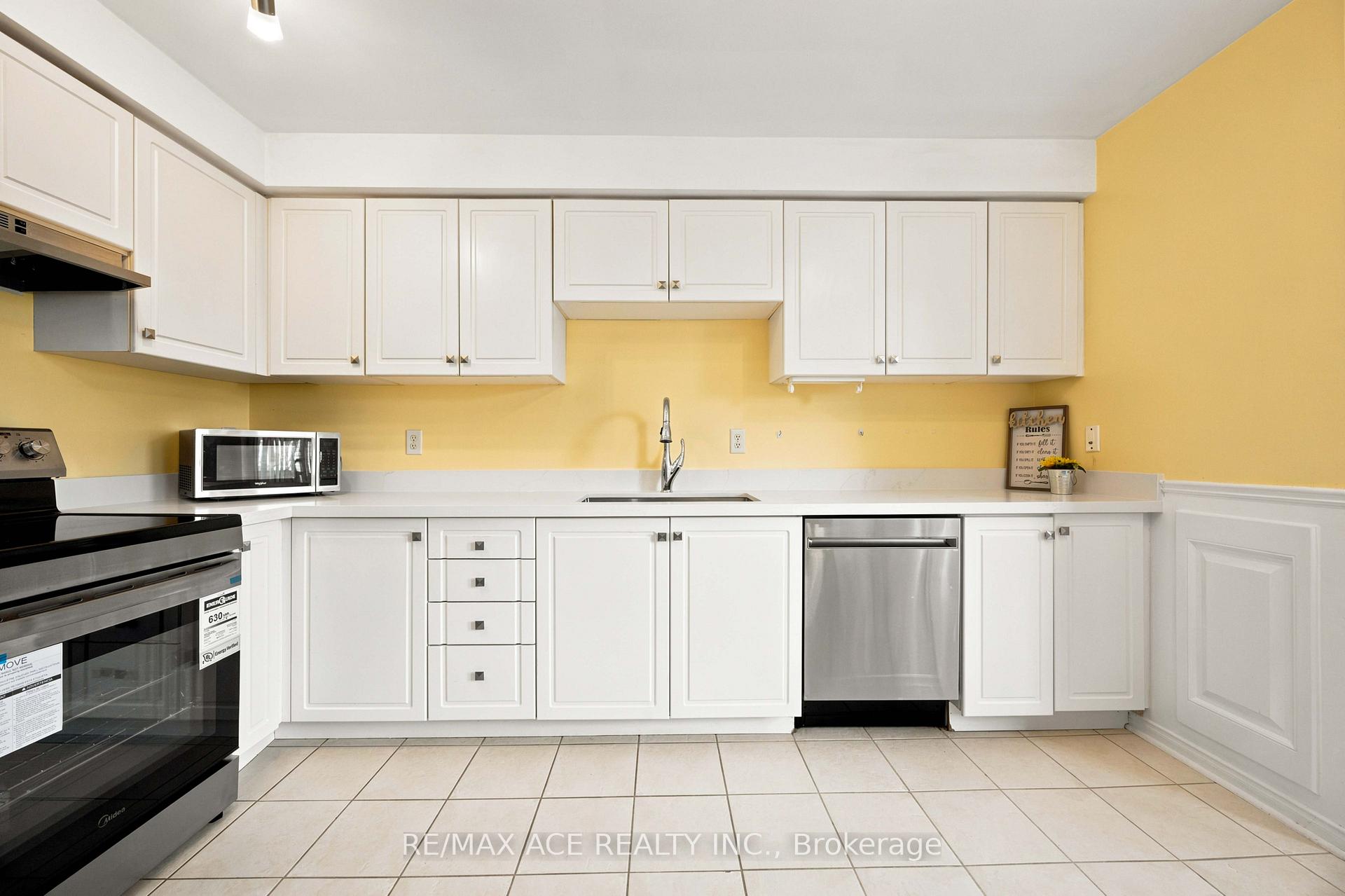 Photo 13 of 16 White's Hill Avenue, Markham, Cornell — HOMEH