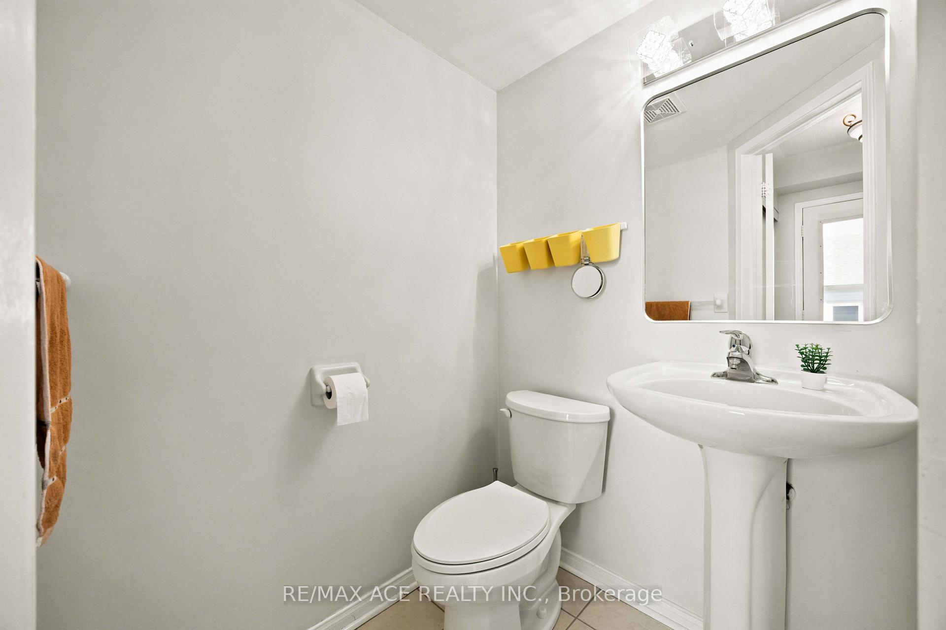 Photo 15 of 16 White's Hill Avenue, Markham, Cornell — HOMEH