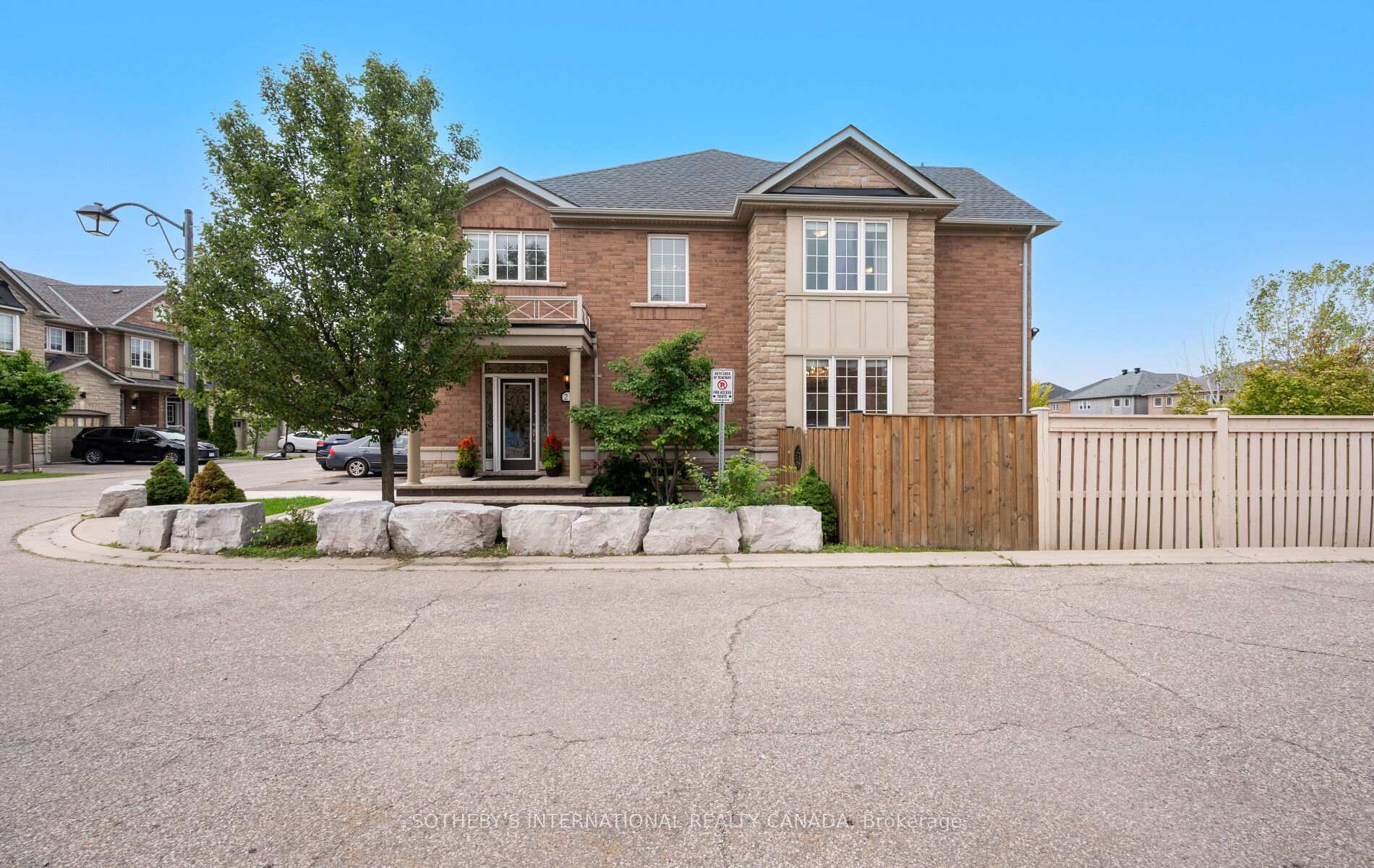 Photo 2 of Unit 21, 745 Farmstead Drive, Milton, Willmott — HOMEH