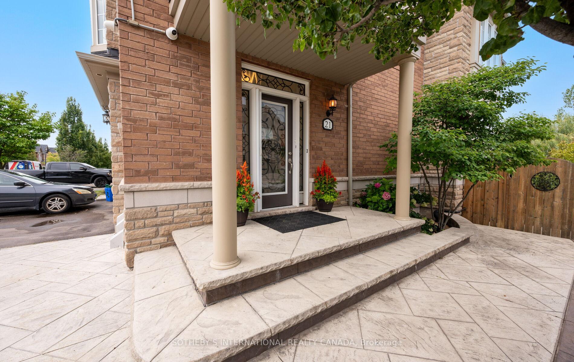 Photo 3 of Unit 21, 745 Farmstead Drive, Milton, Willmott — HOMEH