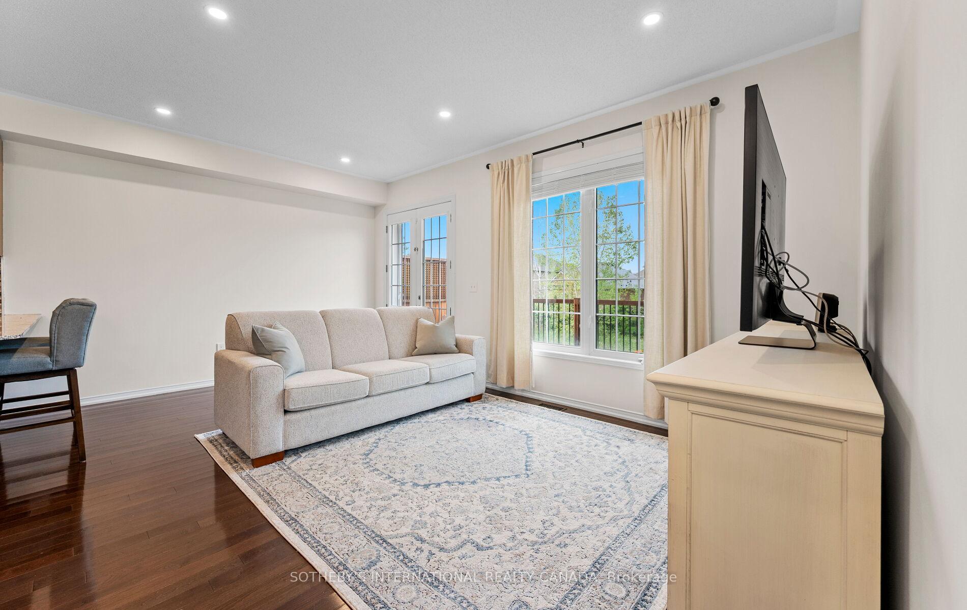 Photo 5 of Unit 21, 745 Farmstead Drive, Milton, Willmott — HOMEH