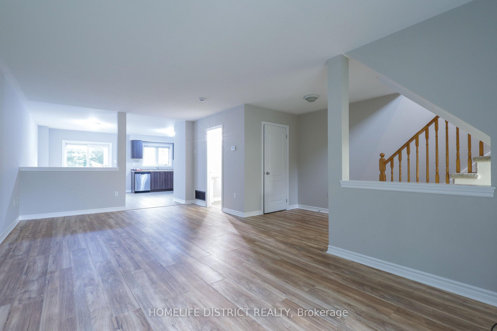 Photo 11 of 489 Mearns Avenue, Clarington, Bowmanville — HOMEH