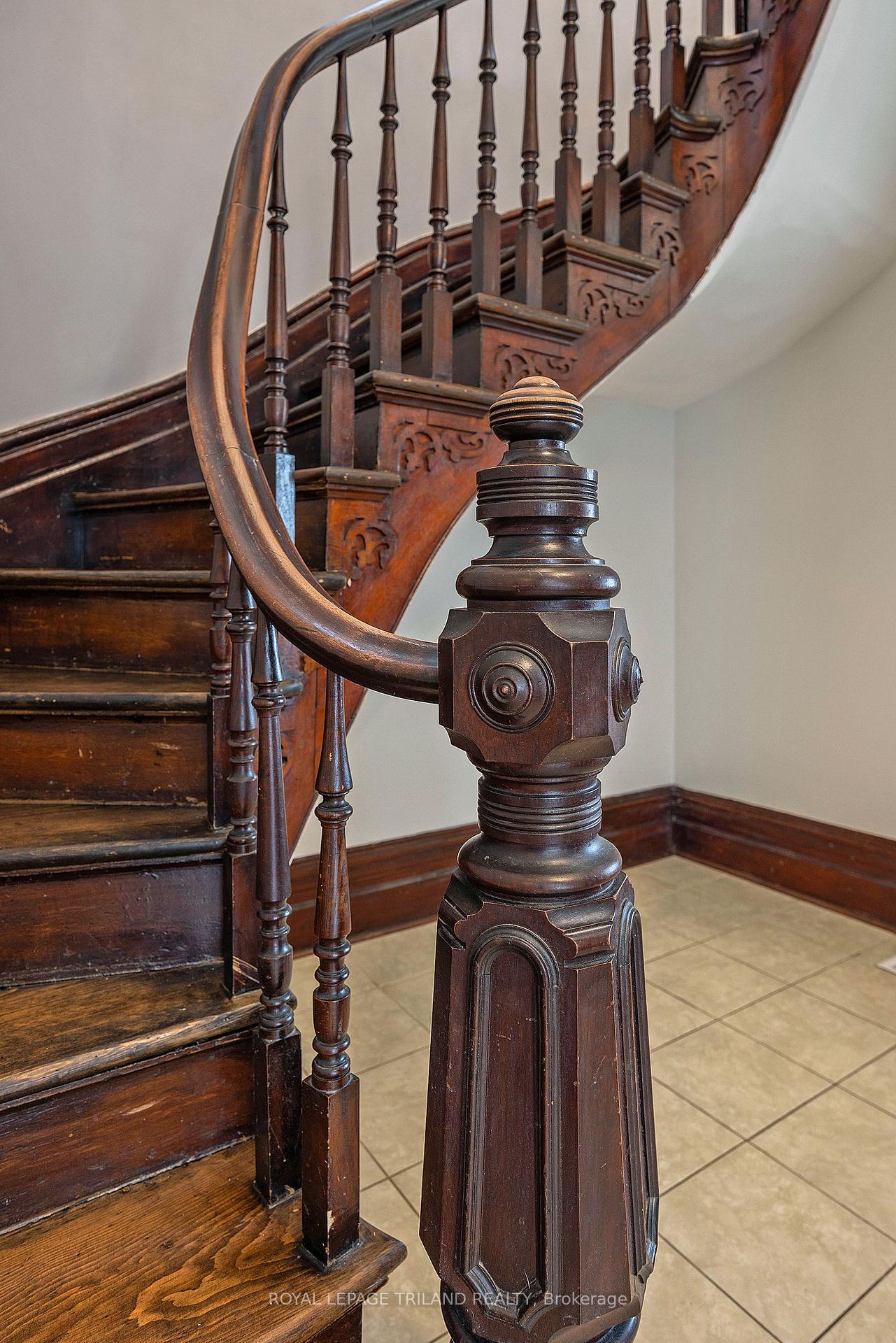 Photo 8 of 44 Elgin Street, St. Thomas — HOMEH