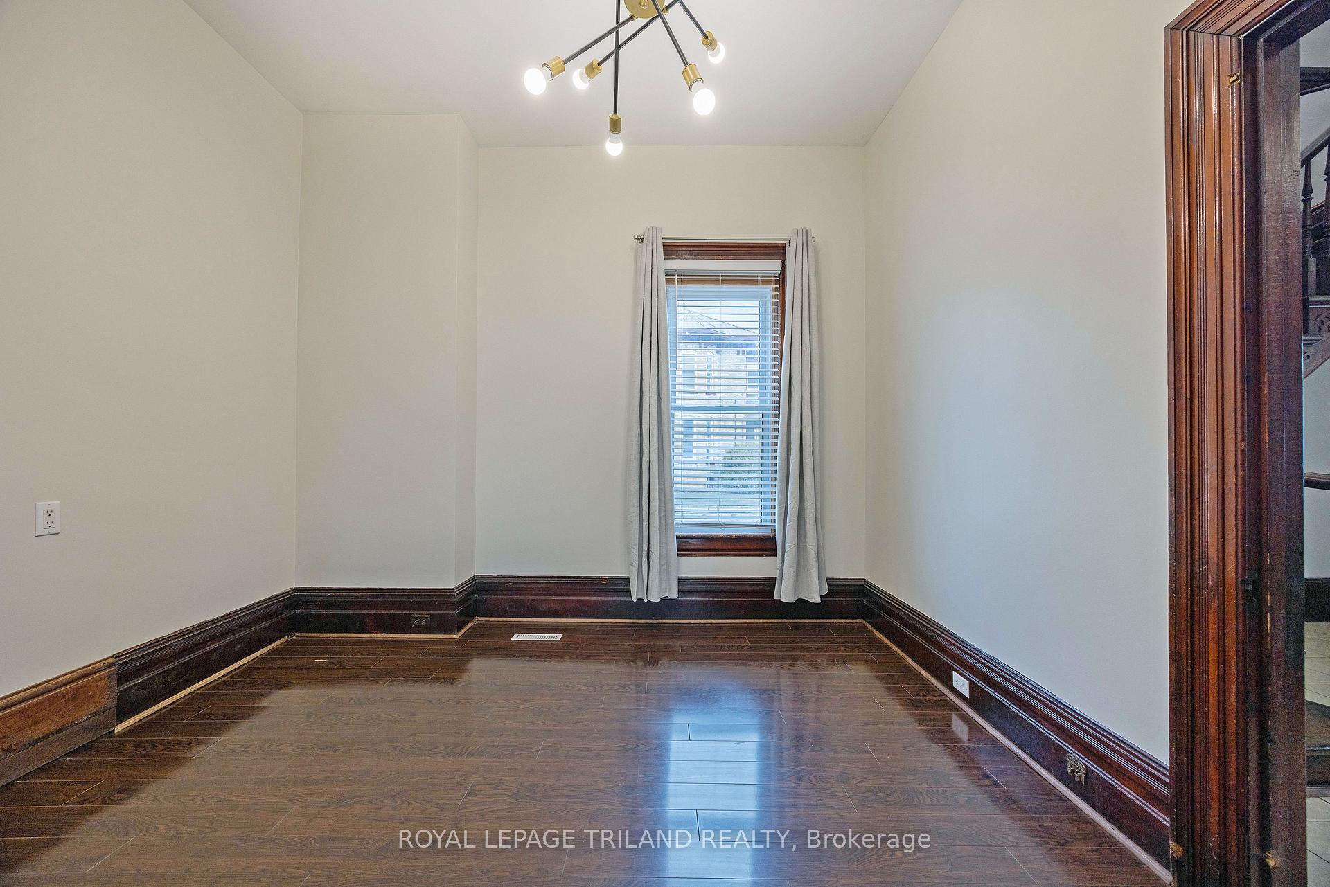 Photo 16 of 44 Elgin Street, St. Thomas — HOMEH