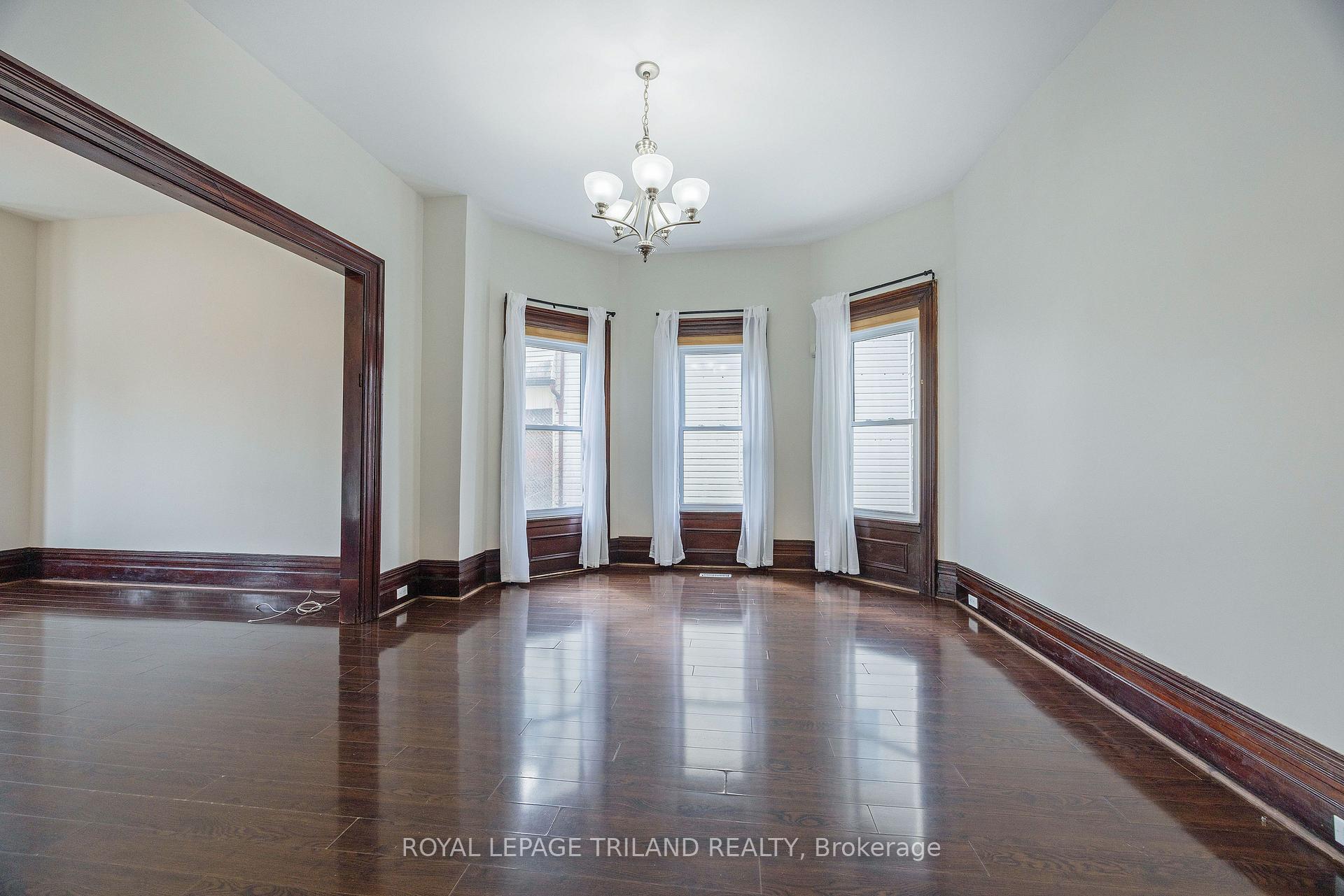 Photo 17 of 44 Elgin Street, St. Thomas — HOMEH