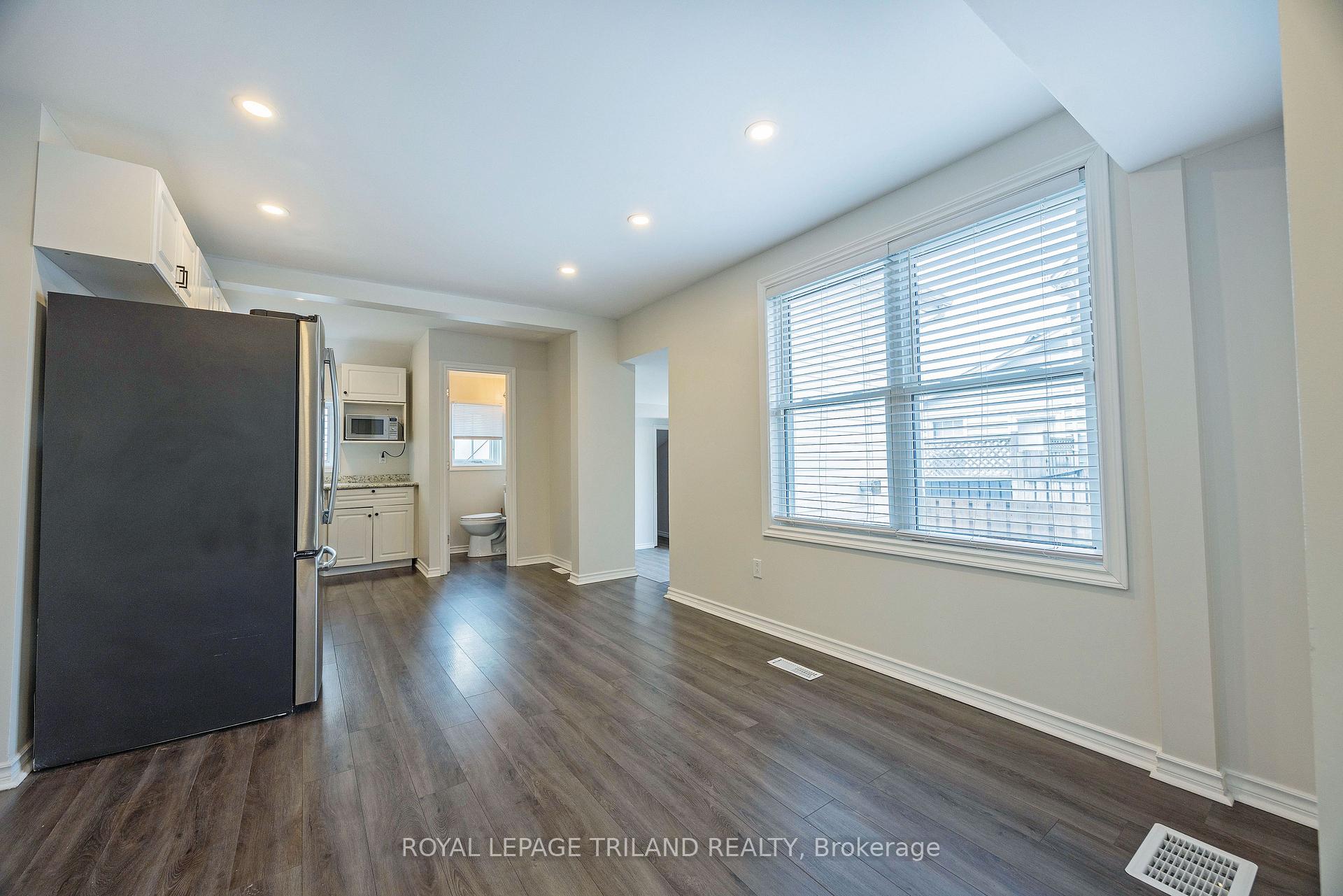 Photo 19 of 44 Elgin Street, St. Thomas — HOMEH