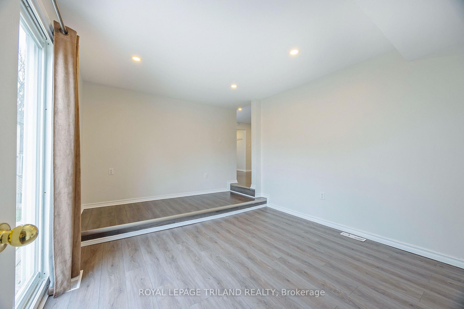 Photo 24 of 44 Elgin Street, St. Thomas — HOMEH