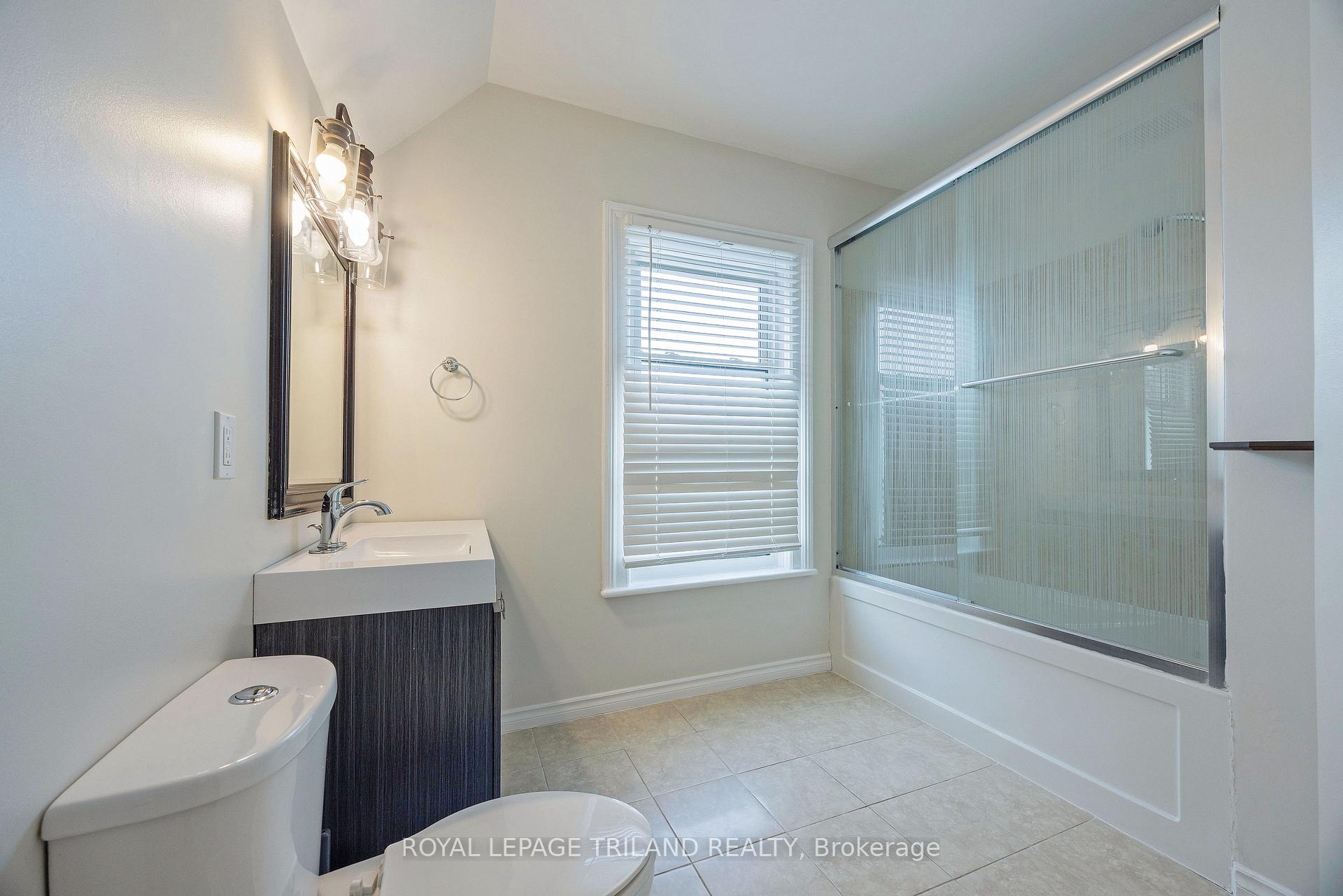Photo 33 of 44 Elgin Street, St. Thomas — HOMEH