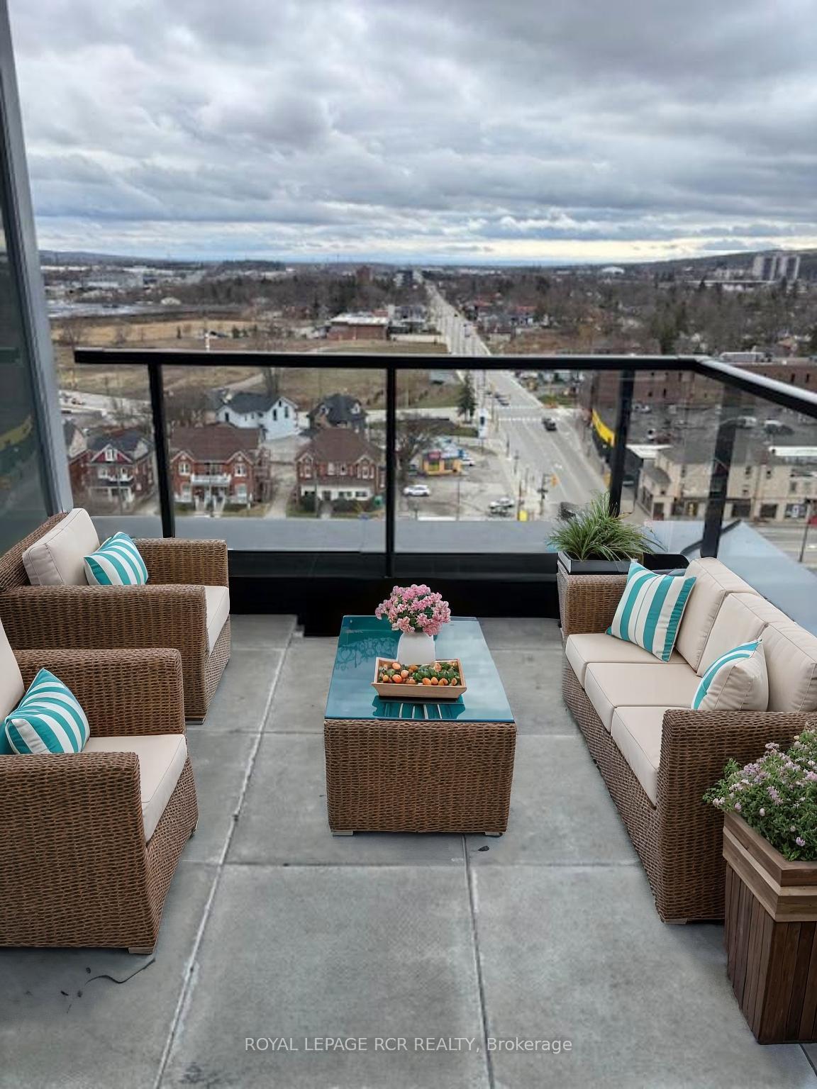 Photo 8 of Unit 1102, 39 Mary Street, Barrie, City Centre — HOMEH