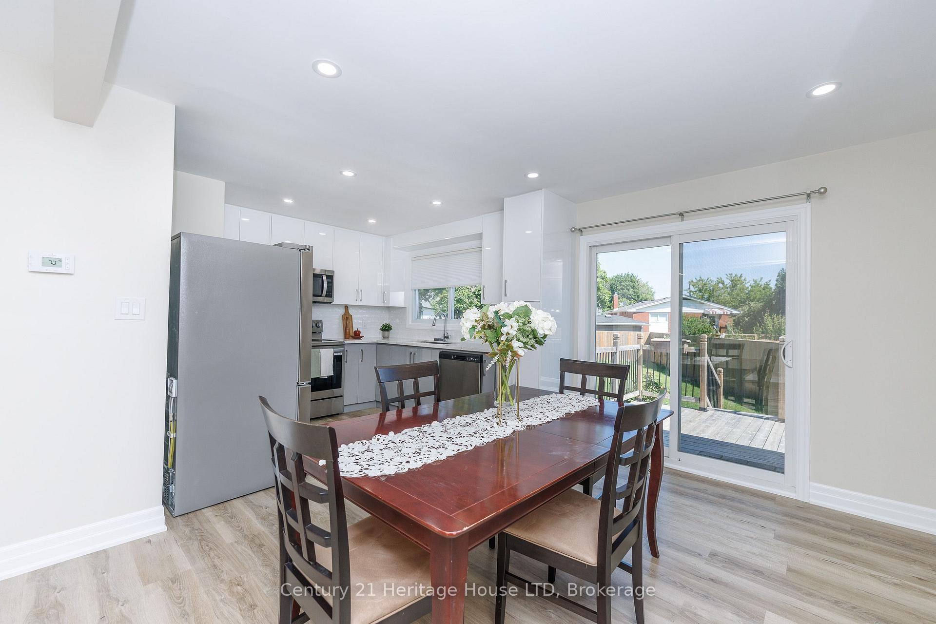 Photo 5 of Unit upper, 37 Coronation Boulevard, St. Catharines, Grapeview — HOMEH