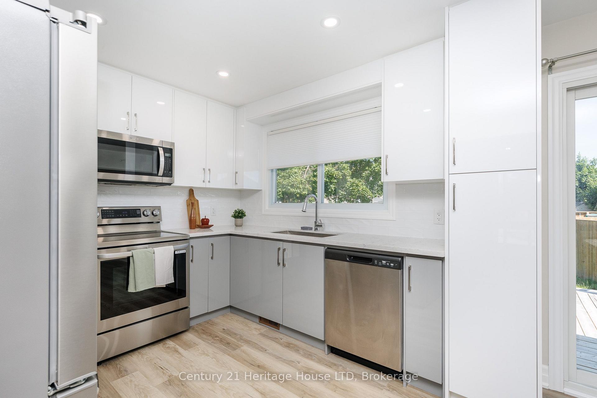 Photo 6 of Unit upper, 37 Coronation Boulevard, St. Catharines, Grapeview — HOMEH