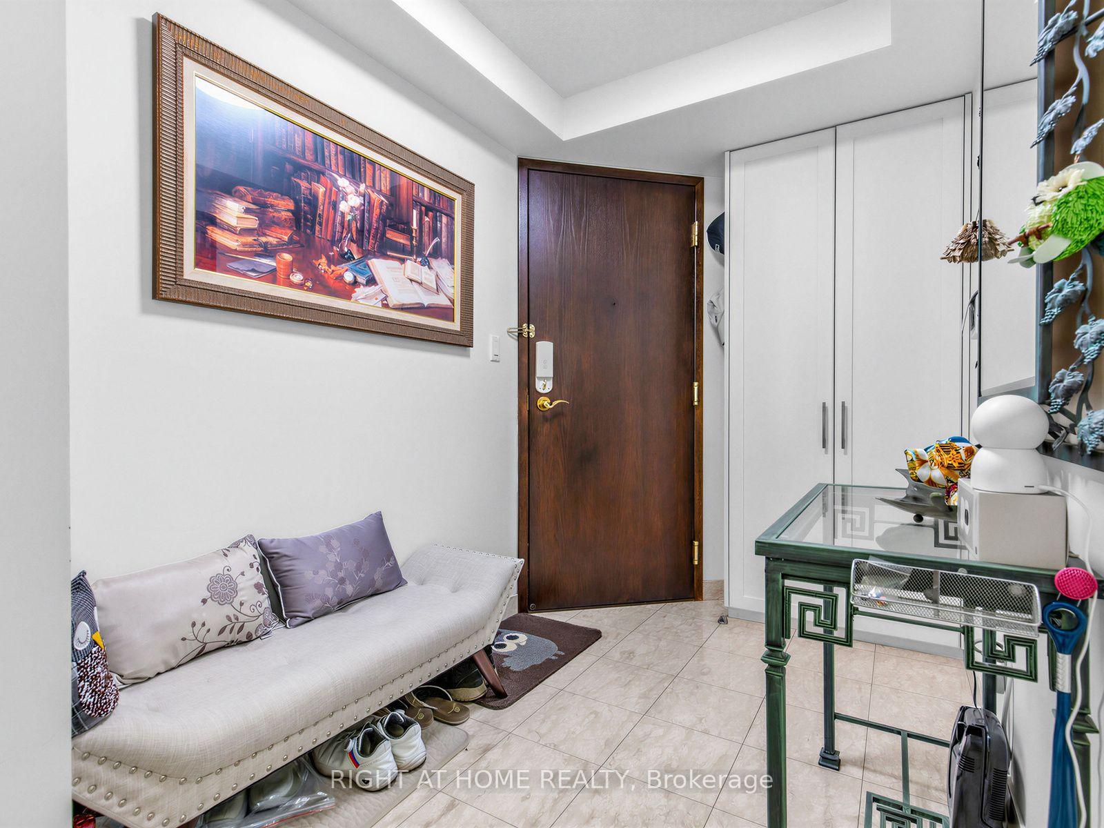 Photo 3 of Unit 511, 28 Hollywood Avenue, North York, Willowdale East — HOMEH