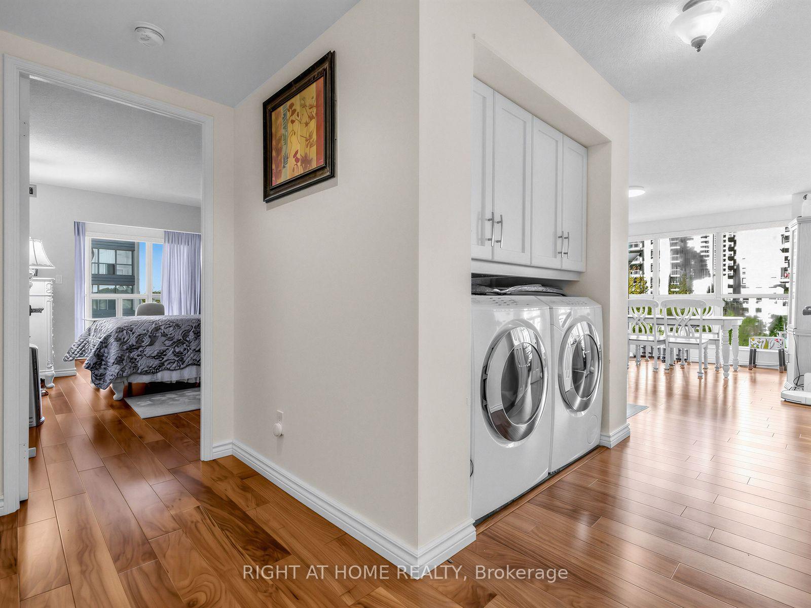 Photo 5 of Unit 511, 28 Hollywood Avenue, North York, Willowdale East — HOMEH