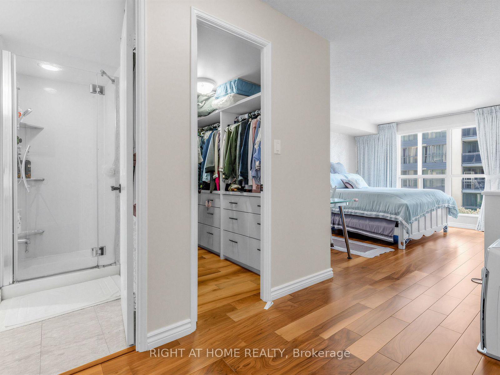 Photo 6 of Unit 511, 28 Hollywood Avenue, North York, Willowdale East — HOMEH