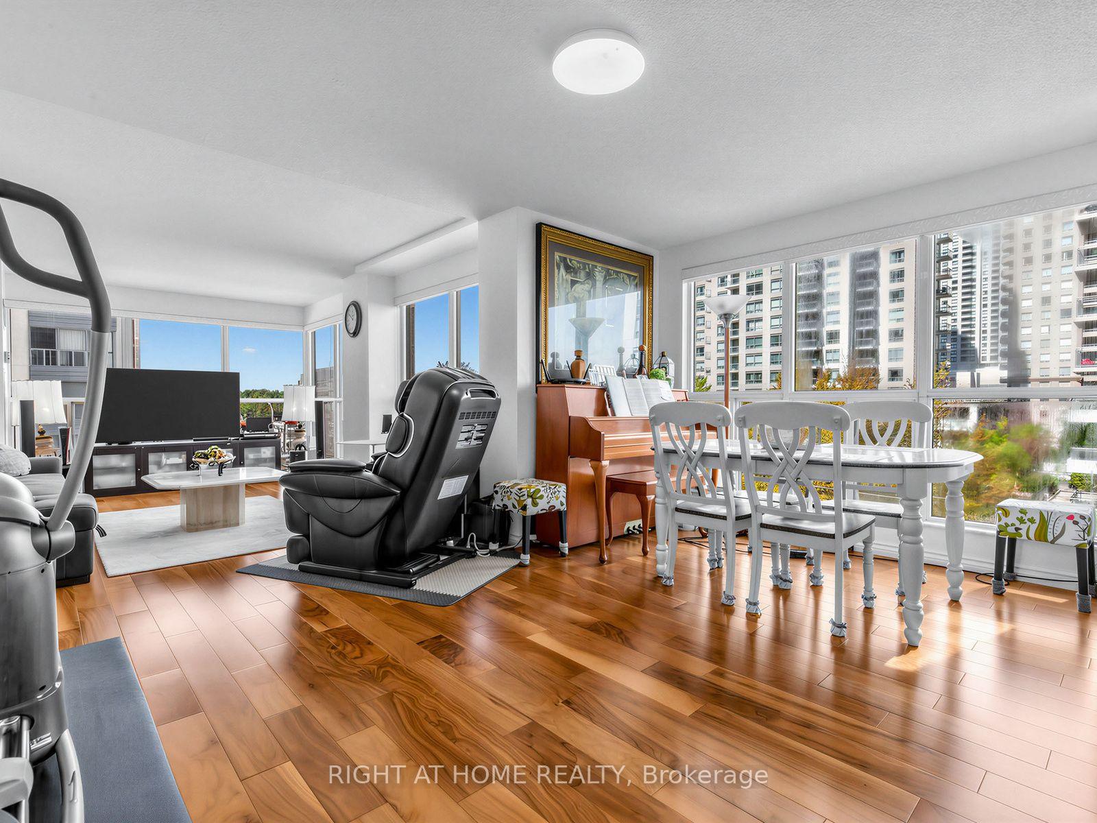 Photo 7 of Unit 511, 28 Hollywood Avenue, North York, Willowdale East — HOMEH