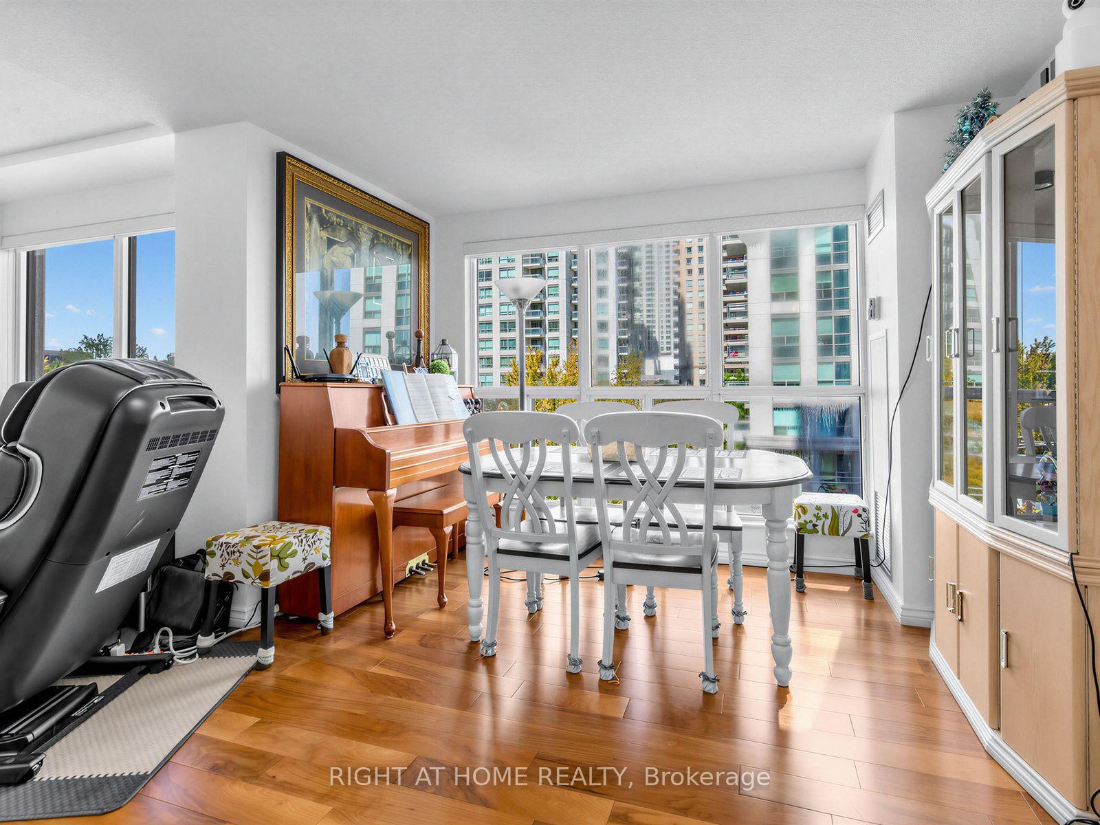 Photo 9 of Unit 511, 28 Hollywood Avenue, North York, Willowdale East — HOMEH