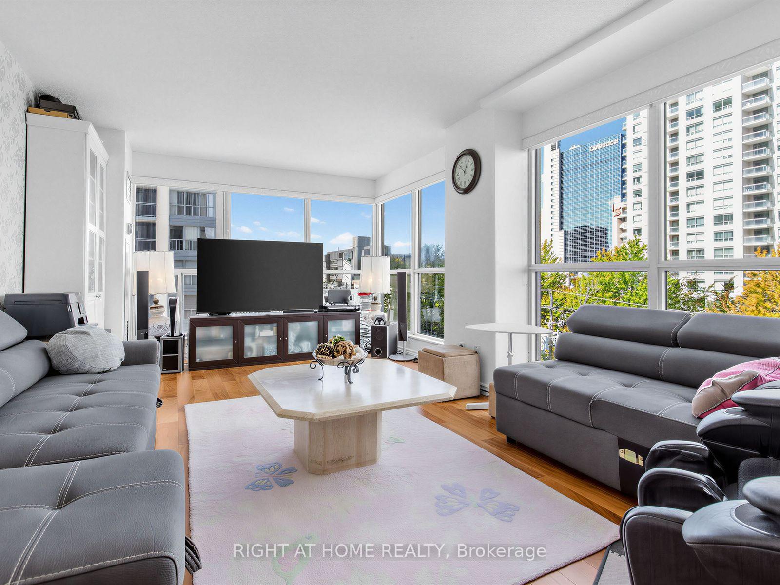Photo 10 of Unit 511, 28 Hollywood Avenue, North York, Willowdale East — HOMEH