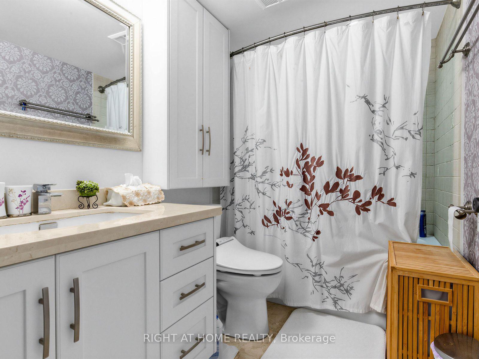 Photo 17 of Unit 511, 28 Hollywood Avenue, North York, Willowdale East — HOMEH
