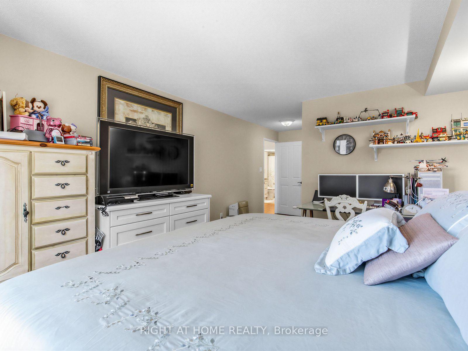 Photo 19 of Unit 511, 28 Hollywood Avenue, North York, Willowdale East — HOMEH
