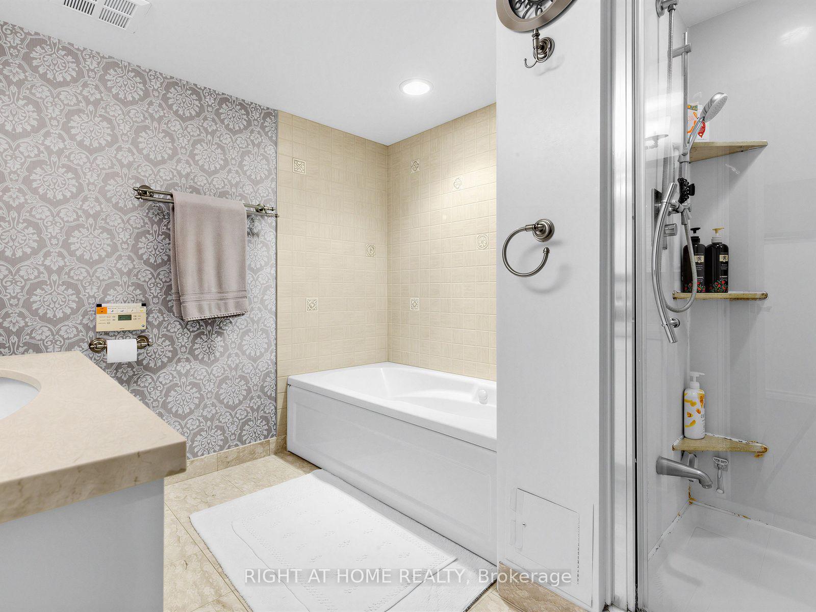 Photo 20 of Unit 511, 28 Hollywood Avenue, North York, Willowdale East — HOMEH