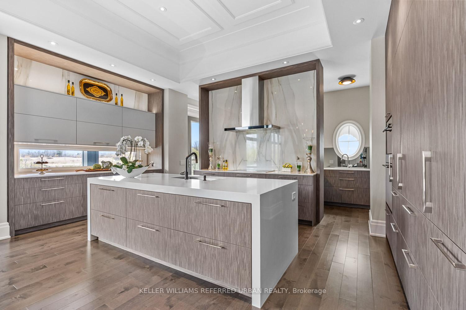 Photo 9 of 61 Ria Court, King, King City — HOMEH
