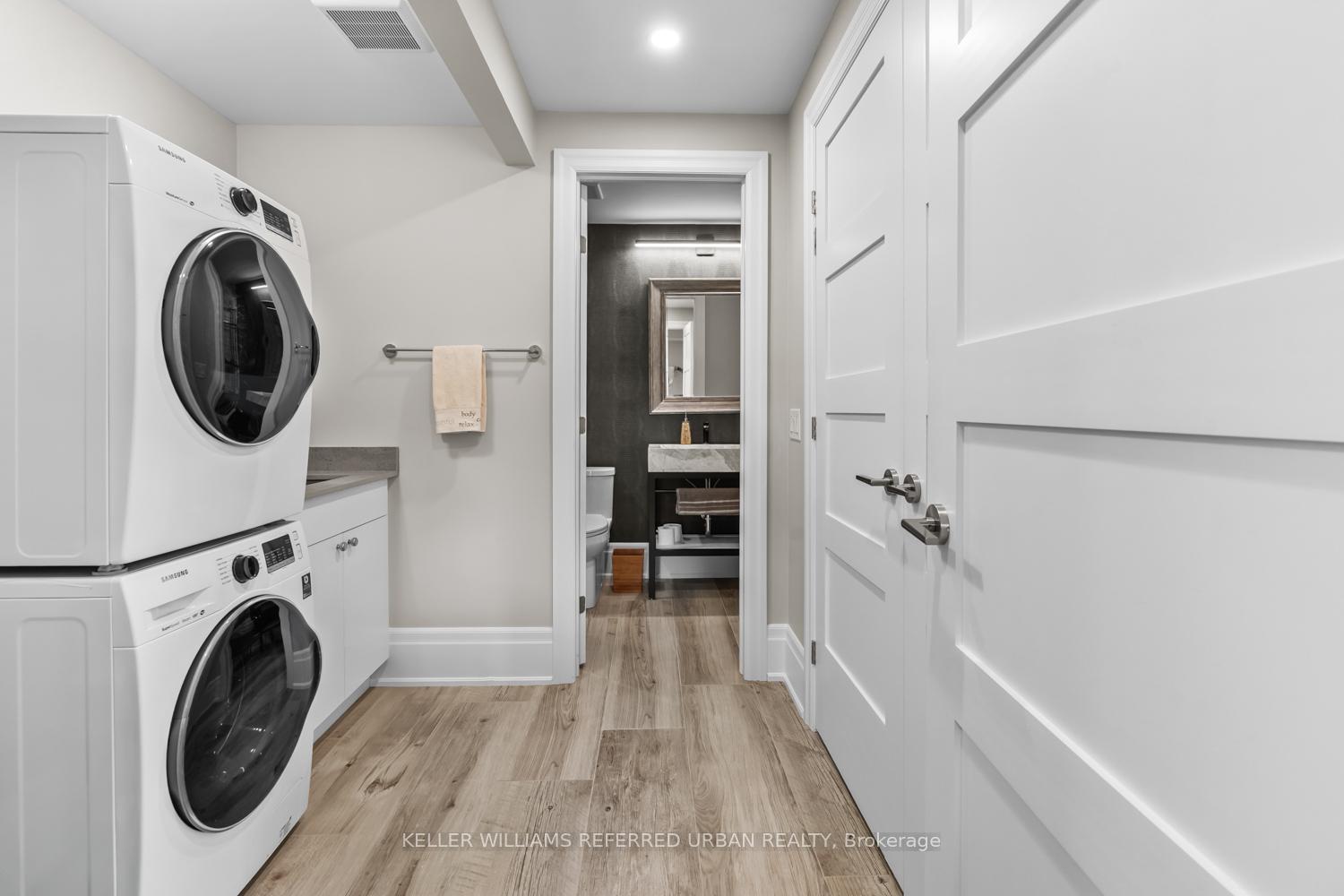 Photo 38 of 61 Ria Court, King, King City — HOMEH