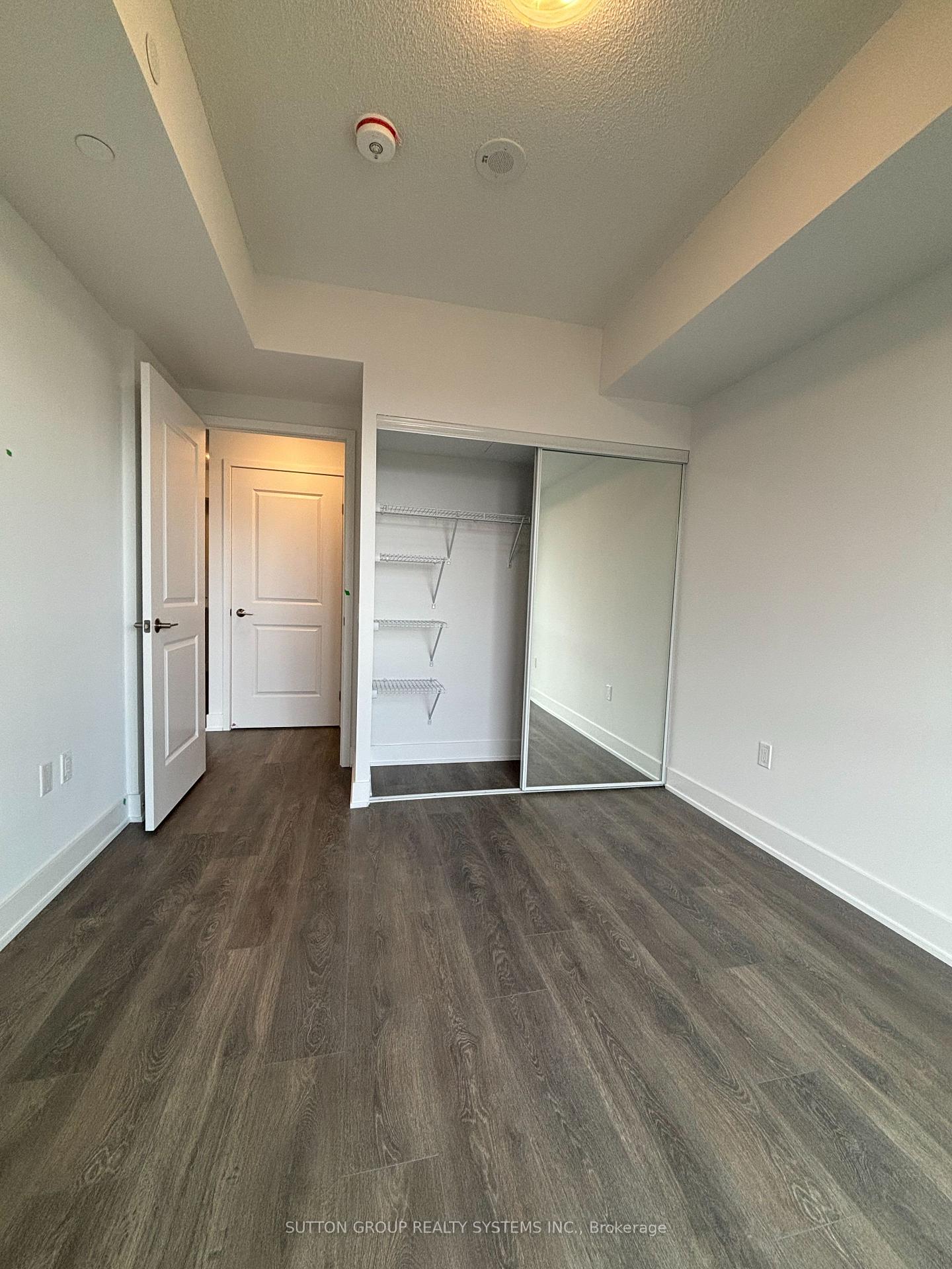 Photo 4 of Unit 903, 204 Burnhamthorpe Road E, Mississauga, City Centre — HOMEH