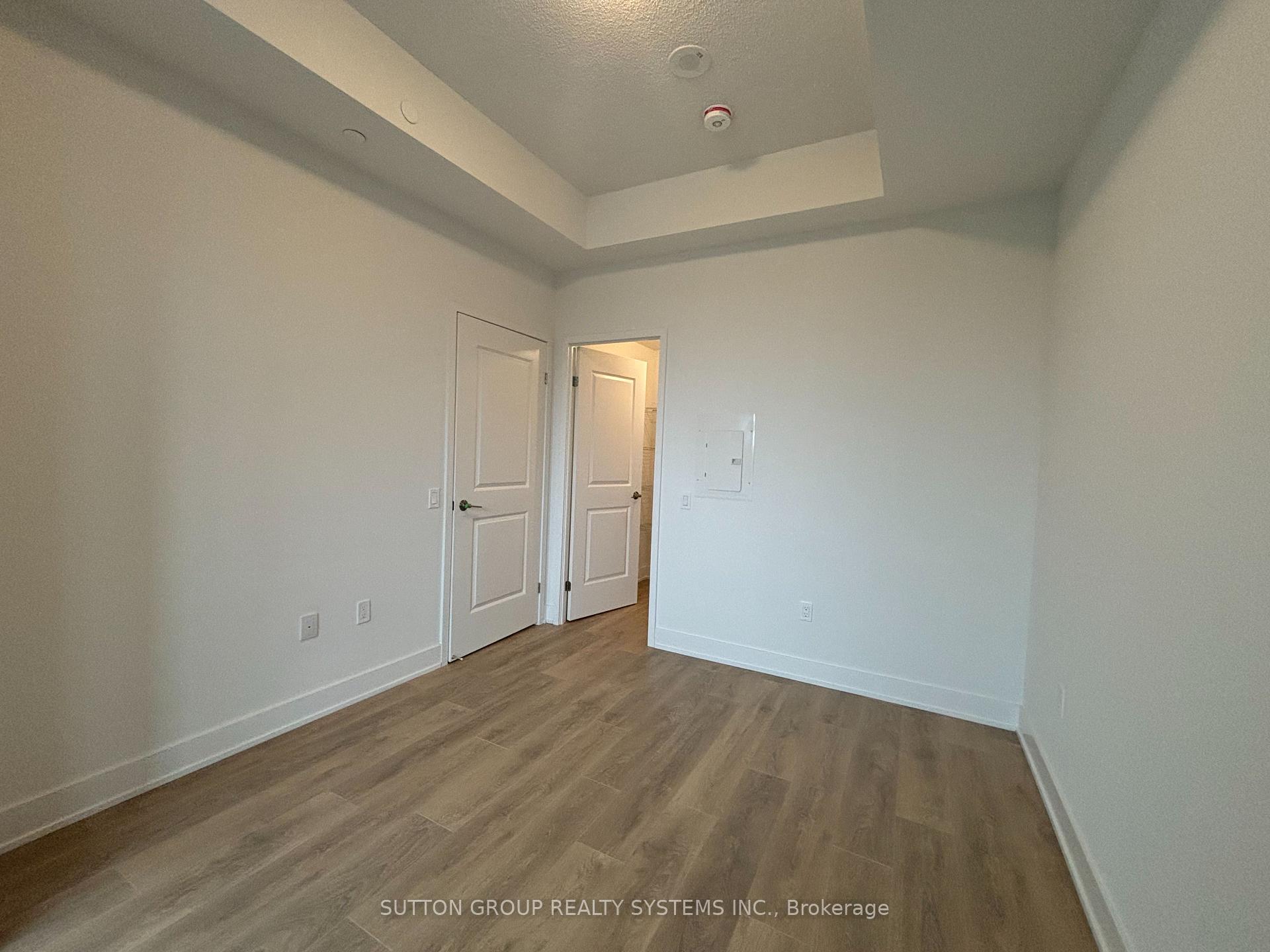 Photo 6 of Unit 903, 204 Burnhamthorpe Road E, Mississauga, City Centre — HOMEH