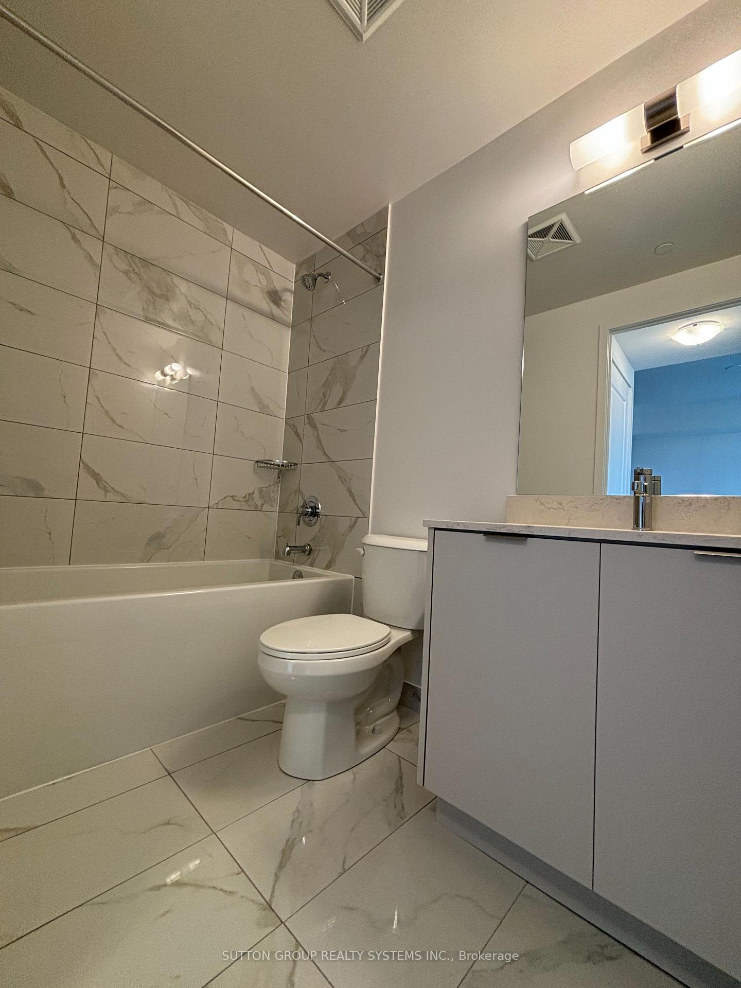 Photo 8 of Unit 903, 204 Burnhamthorpe Road E, Mississauga, City Centre — HOMEH