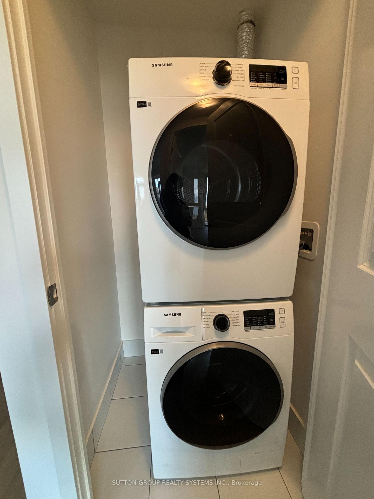 Photo 9 of Unit 903, 204 Burnhamthorpe Road E, Mississauga, City Centre — HOMEH
