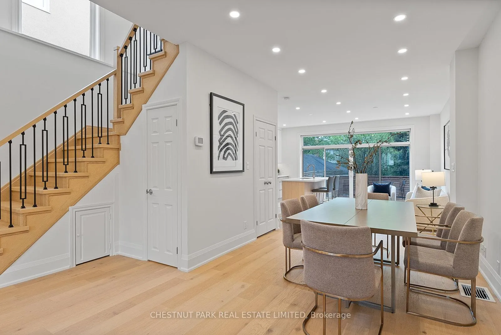 Photo 5 of 207 Glengarry Avenue, Toronto, Lawrence Park North — HOMEH