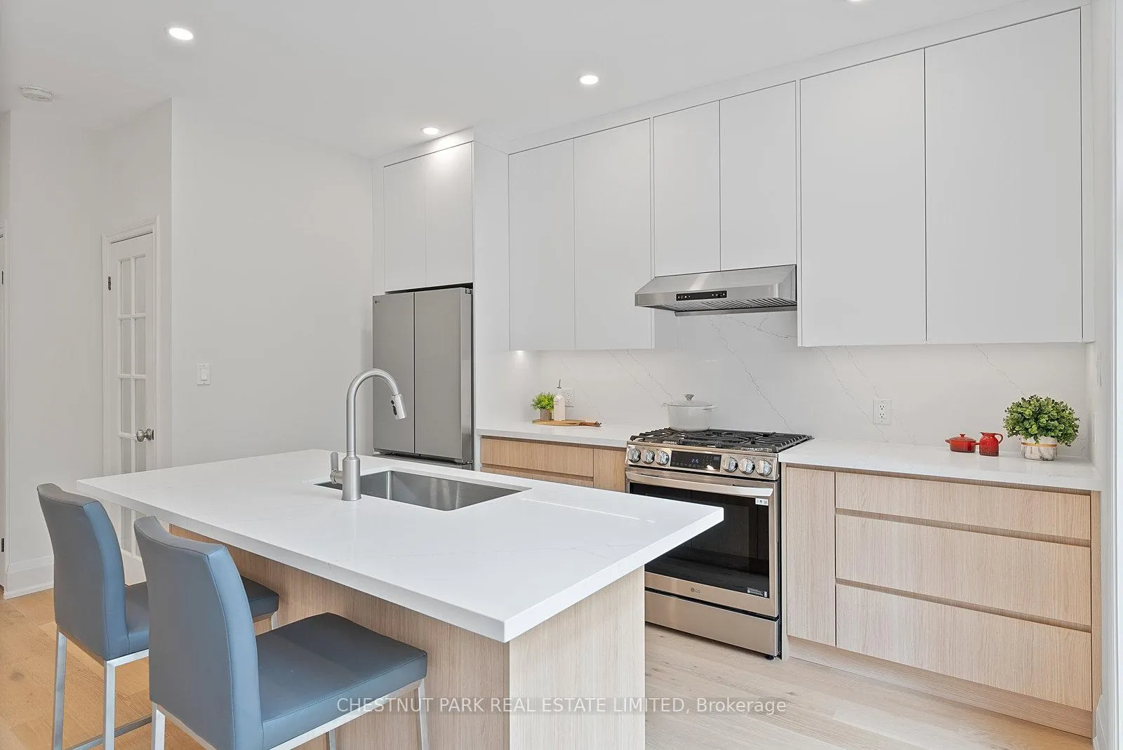Photo 9 of 207 Glengarry Avenue, Toronto, Lawrence Park North — HOMEH