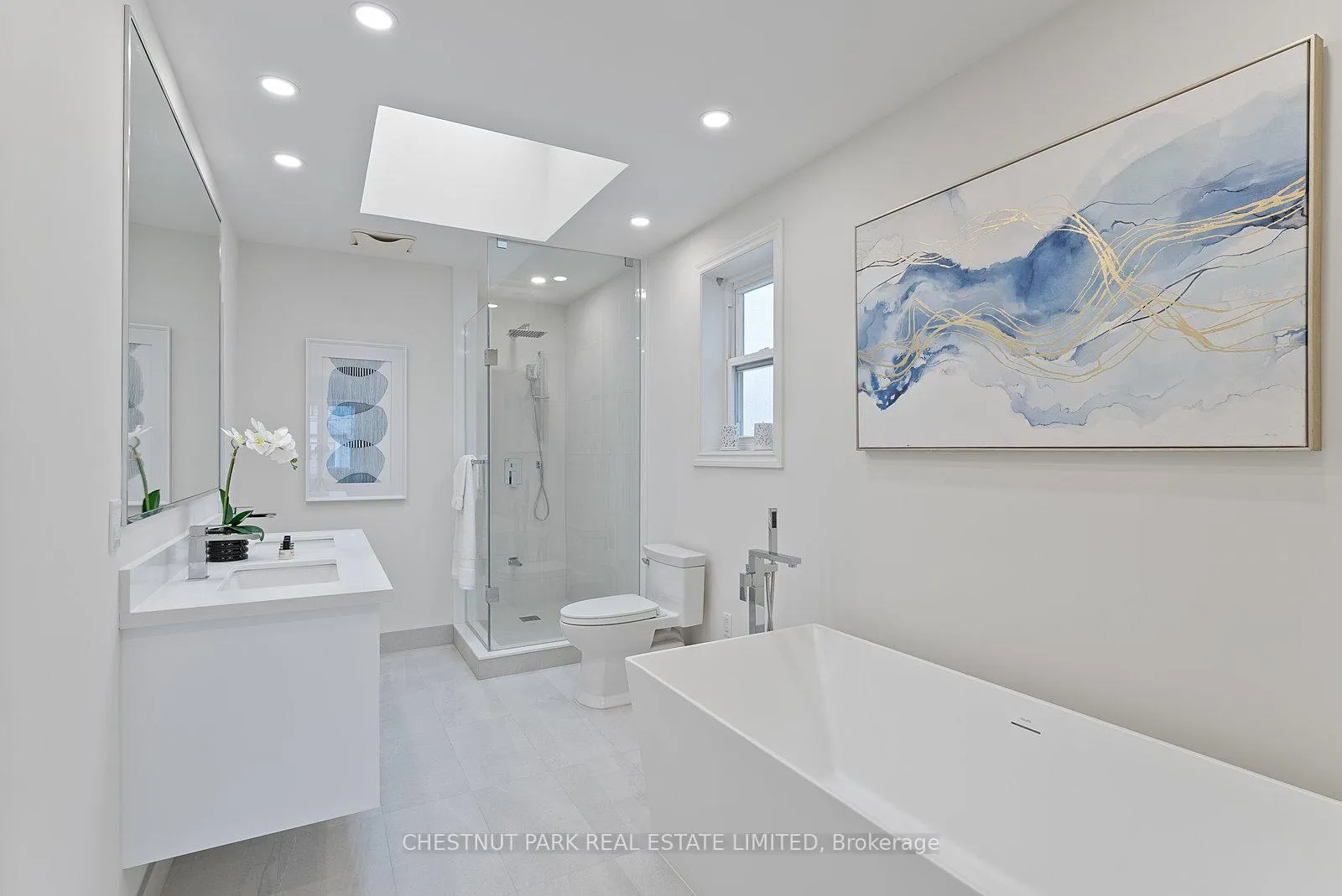 Photo 24 of 207 Glengarry Avenue, Toronto, Lawrence Park North — HOMEH