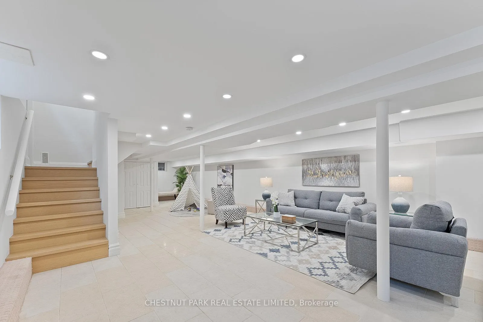 Photo 32 of 207 Glengarry Avenue, Toronto, Lawrence Park North — HOMEH
