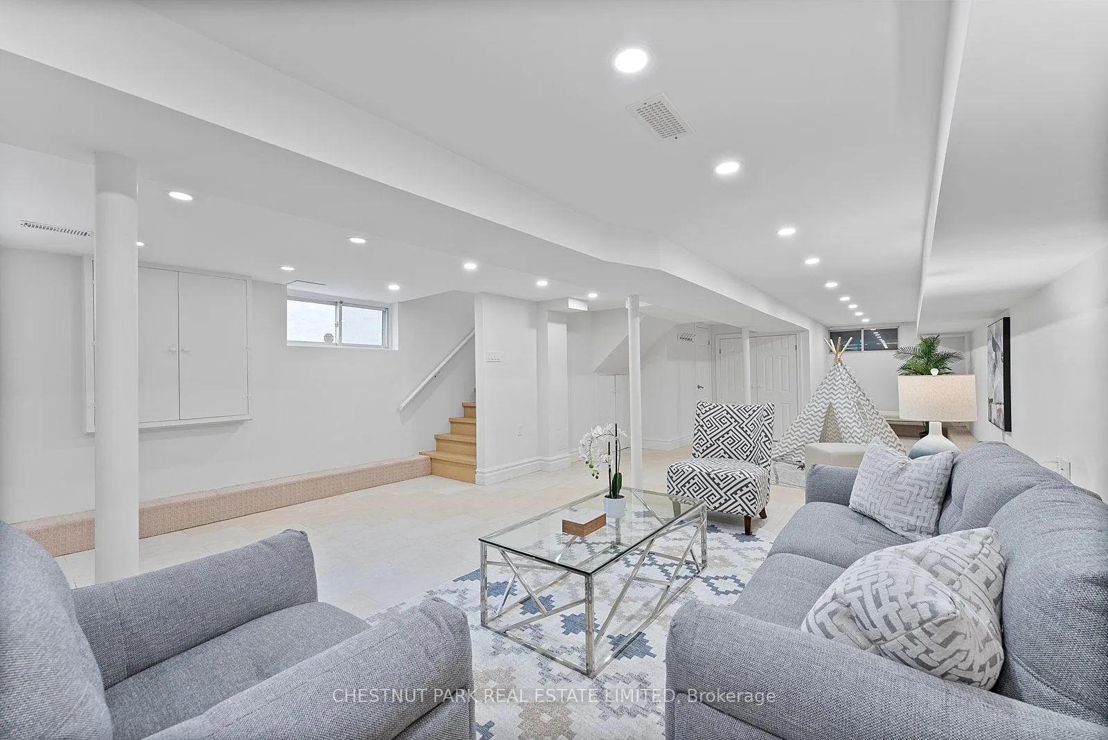 Photo 33 of 207 Glengarry Avenue, Toronto, Lawrence Park North — HOMEH