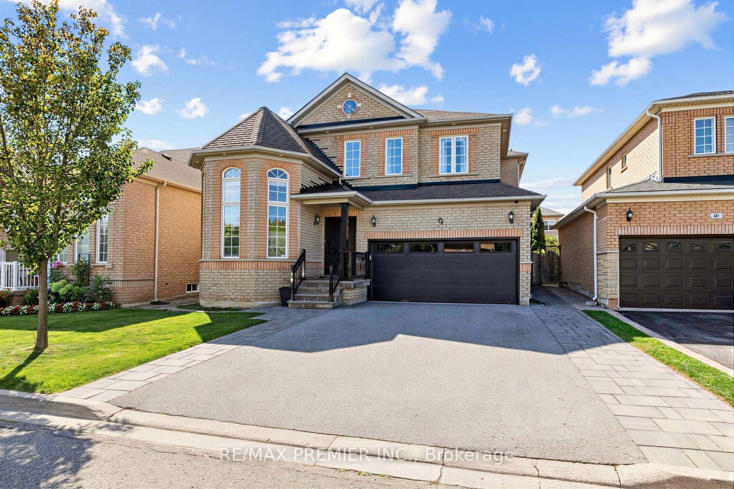 Photo 2 of 47 Berry Trail, Vaughan, Vellore Village — HOMEH