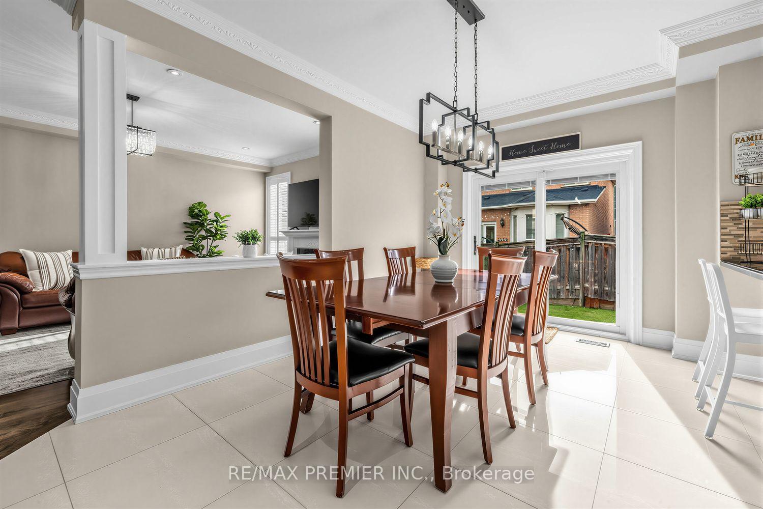 Photo 12 of 47 Berry Trail, Vaughan, Vellore Village — HOMEH