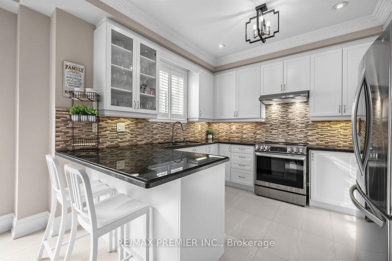 Photo 13 of 47 Berry Trail, Vaughan, Vellore Village — HOMEH