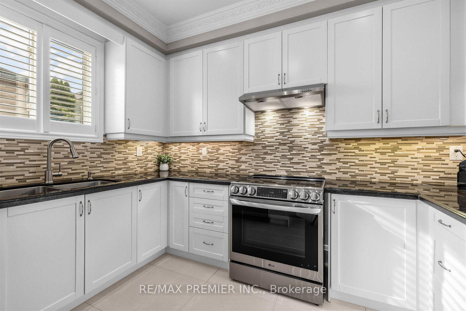 Photo 14 of 47 Berry Trail, Vaughan, Vellore Village — HOMEH