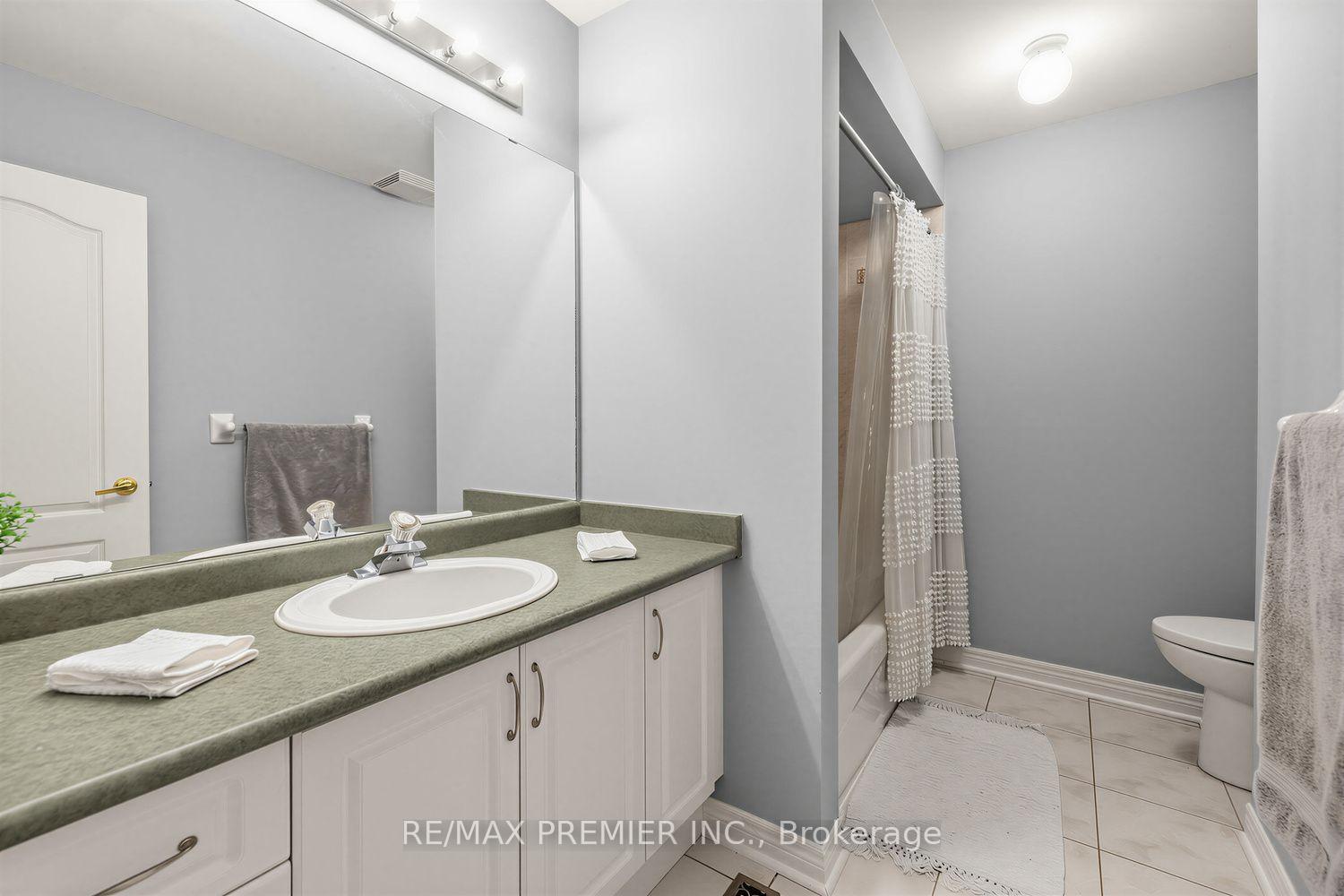 Photo 30 of 47 Berry Trail, Vaughan, Vellore Village — HOMEH