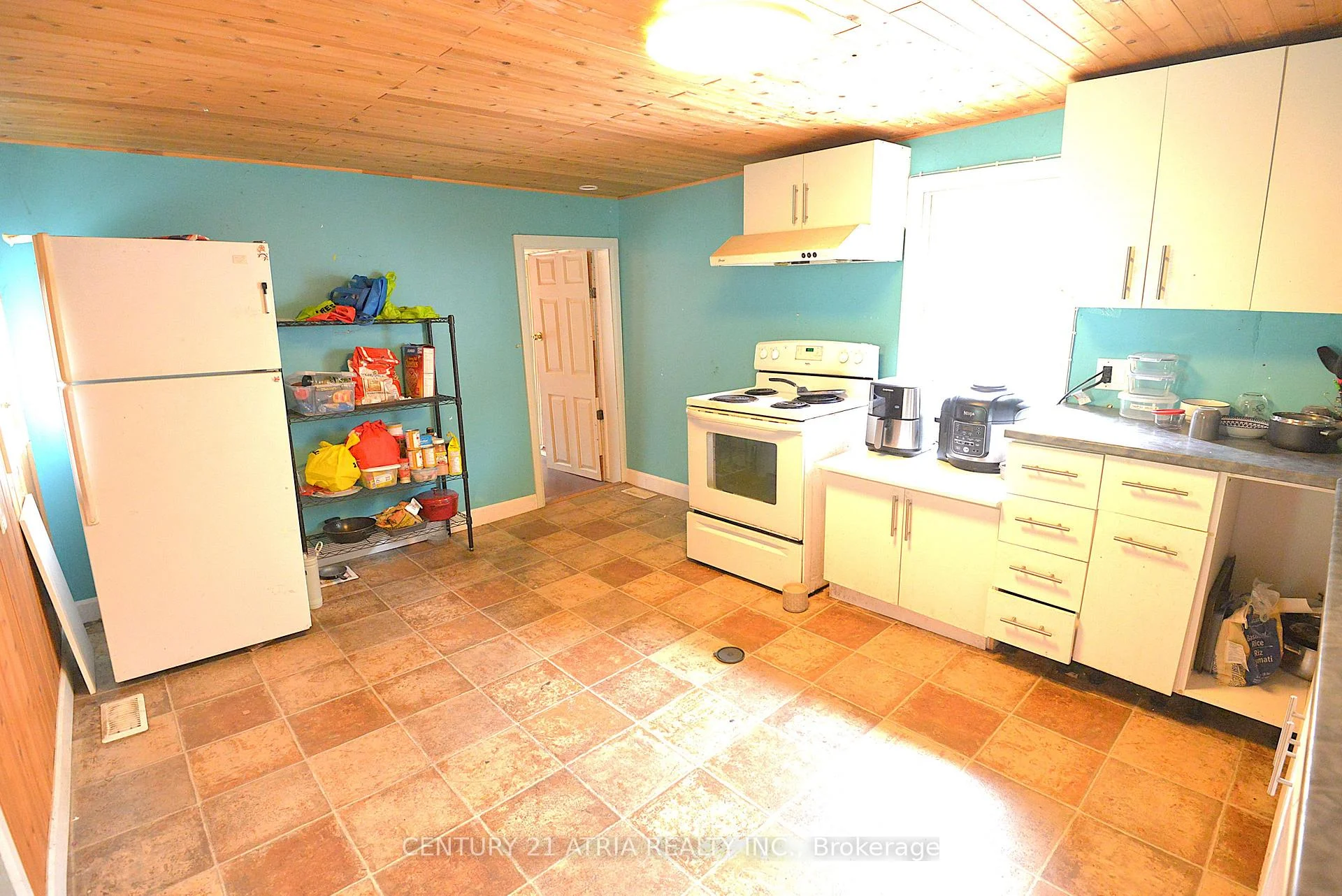 Photo 7 of 713 Chamberlain Street, Peterborough, Otonabee Ward 1 — HOMEH