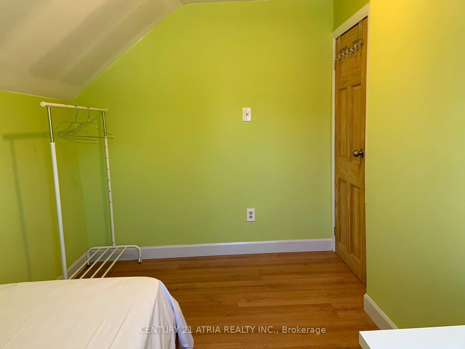 Photo 14 of 713 Chamberlain Street, Peterborough, Otonabee Ward 1 — HOMEH