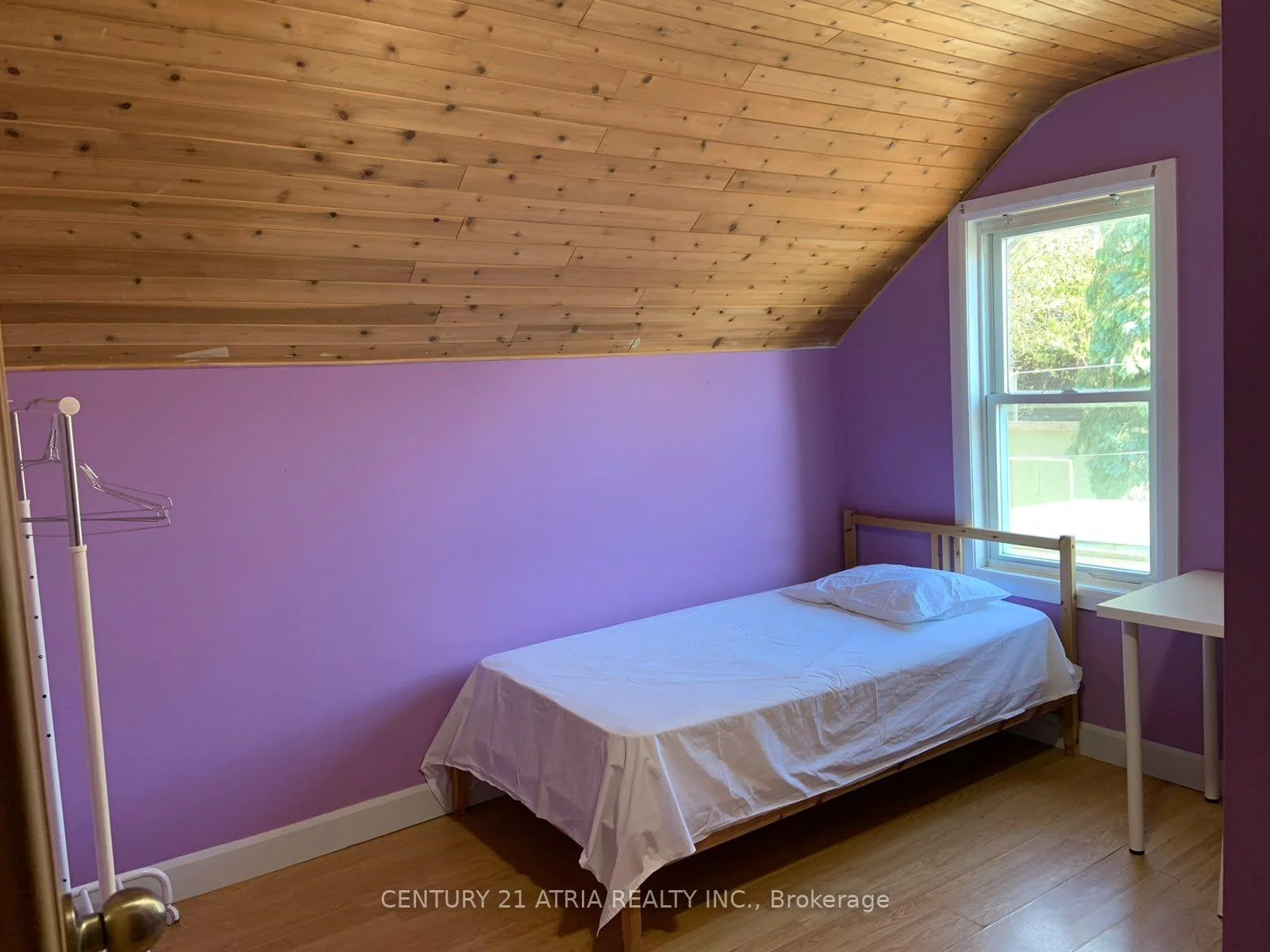 Photo 15 of 713 Chamberlain Street, Peterborough, Otonabee Ward 1 — HOMEH