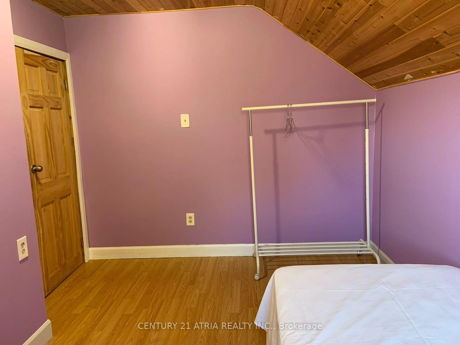 Photo 17 of 713 Chamberlain Street, Peterborough, Otonabee Ward 1 — HOMEH
