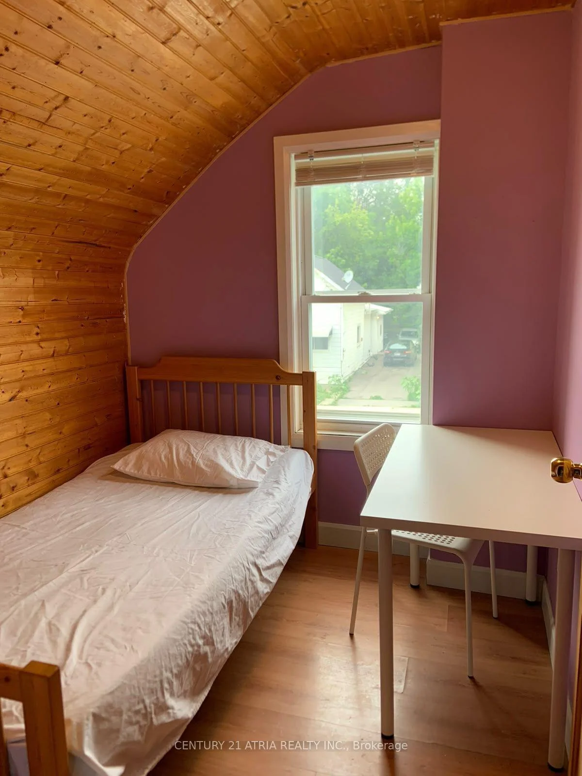 Photo 18 of 713 Chamberlain Street, Peterborough, Otonabee Ward 1 — HOMEH