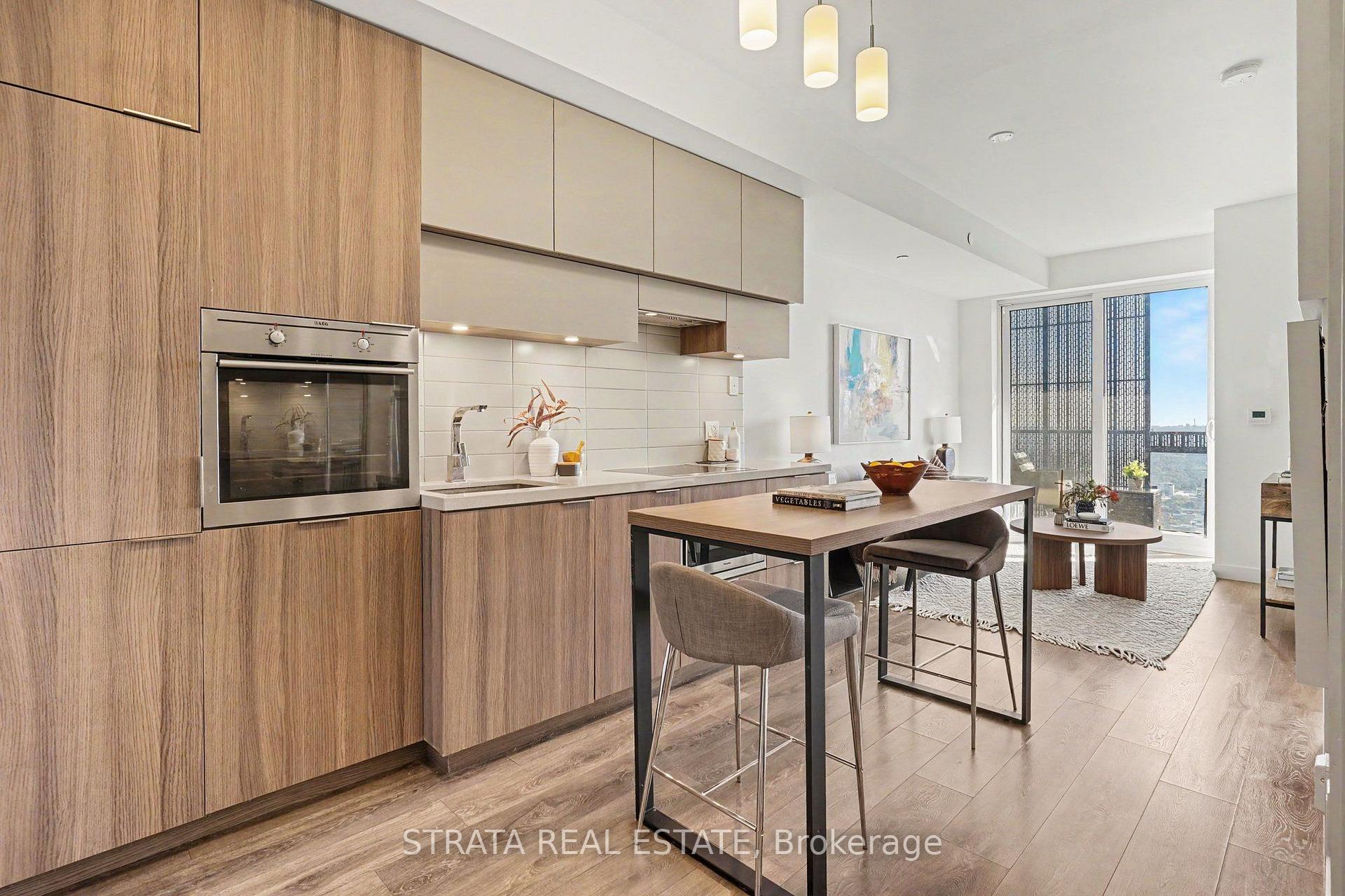 Photo of Unit 4610, 8 Eglinton Avenue E