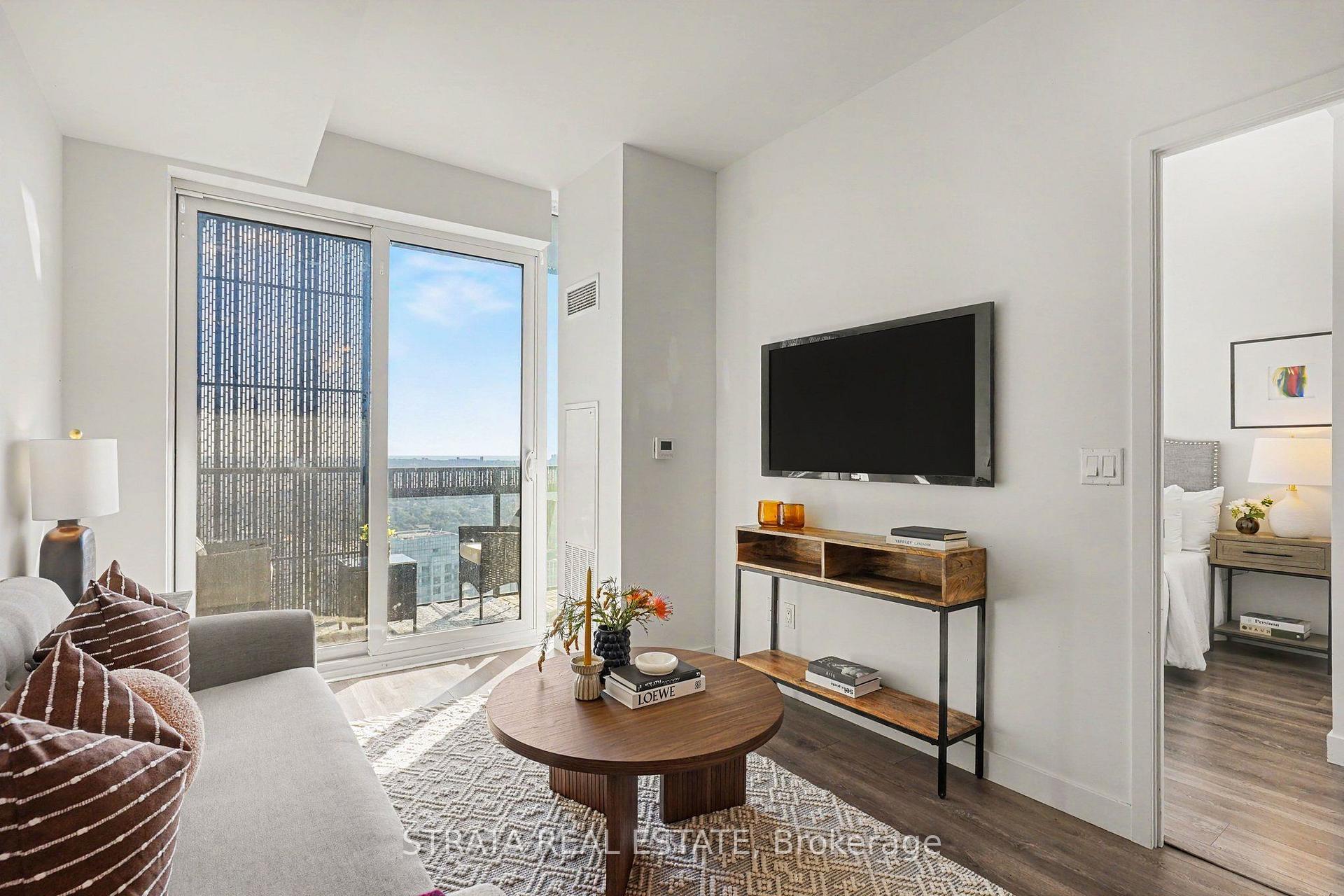 Photo 4 of Unit 4610, 8 Eglinton Avenue E, Toronto, Mount Pleasant West — HOMEH